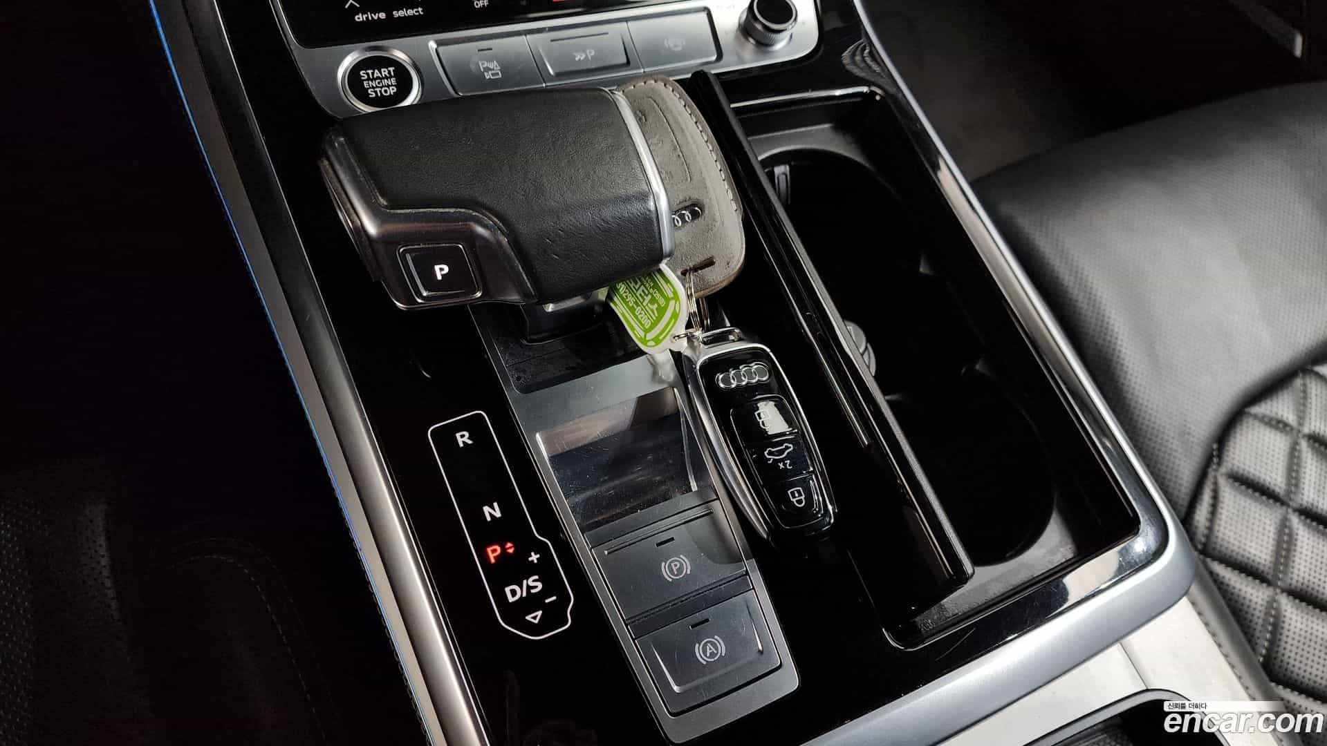 Q8 Audi 2021.2-INNER-009