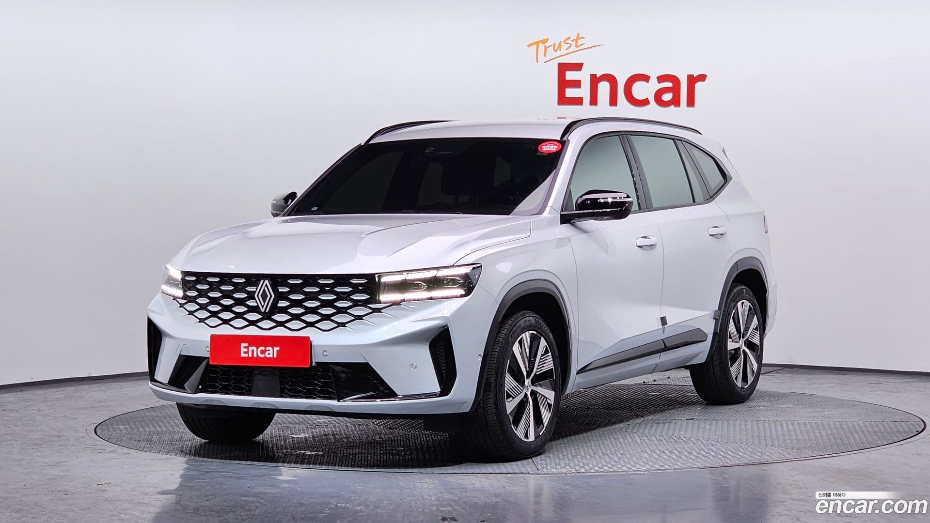 Main__Slider__Photo:Grand Koleos Renault Korea 2024.8-0