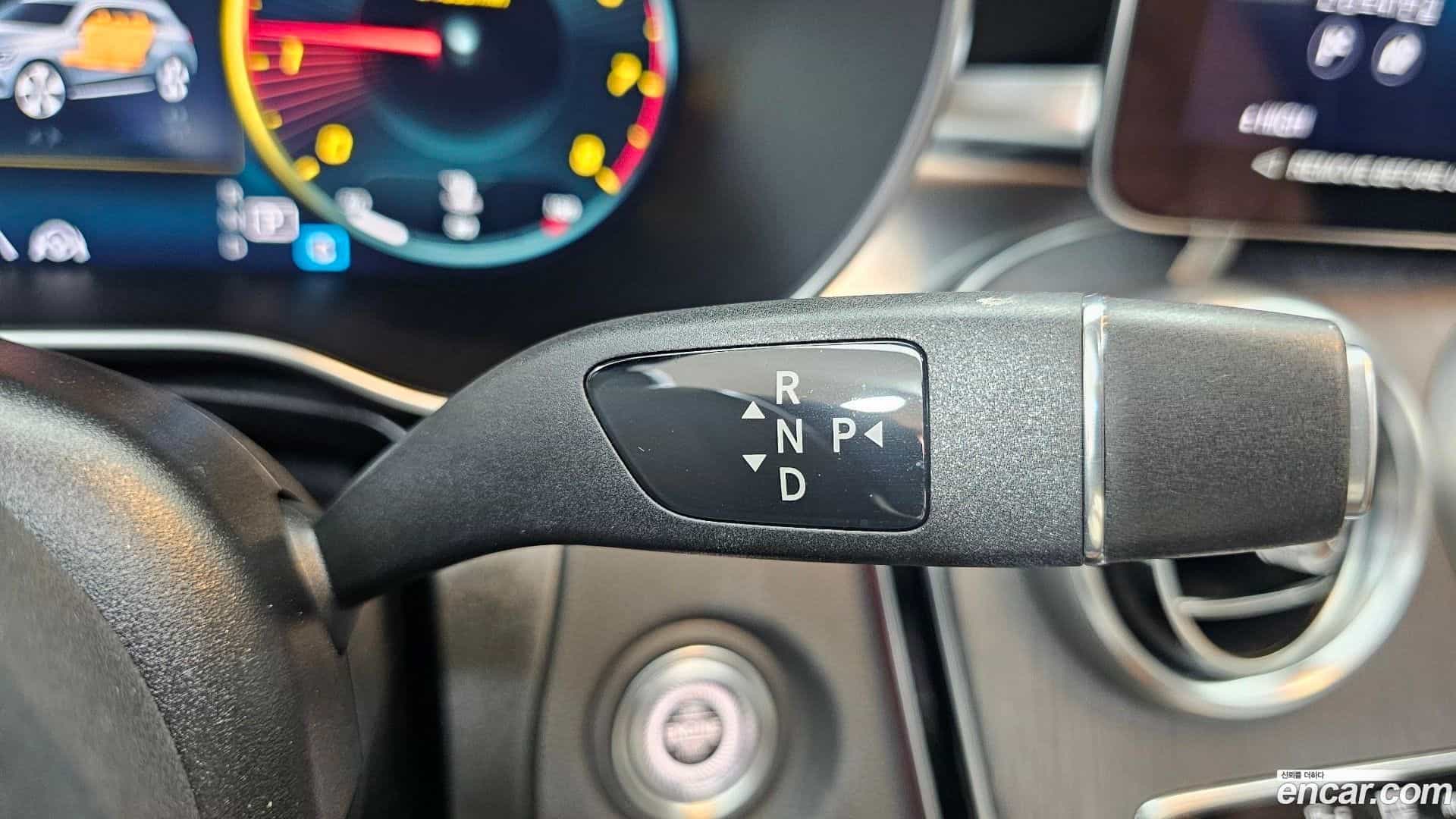 GLC-Class Mercedes-Benz 2022.7-INNER-009