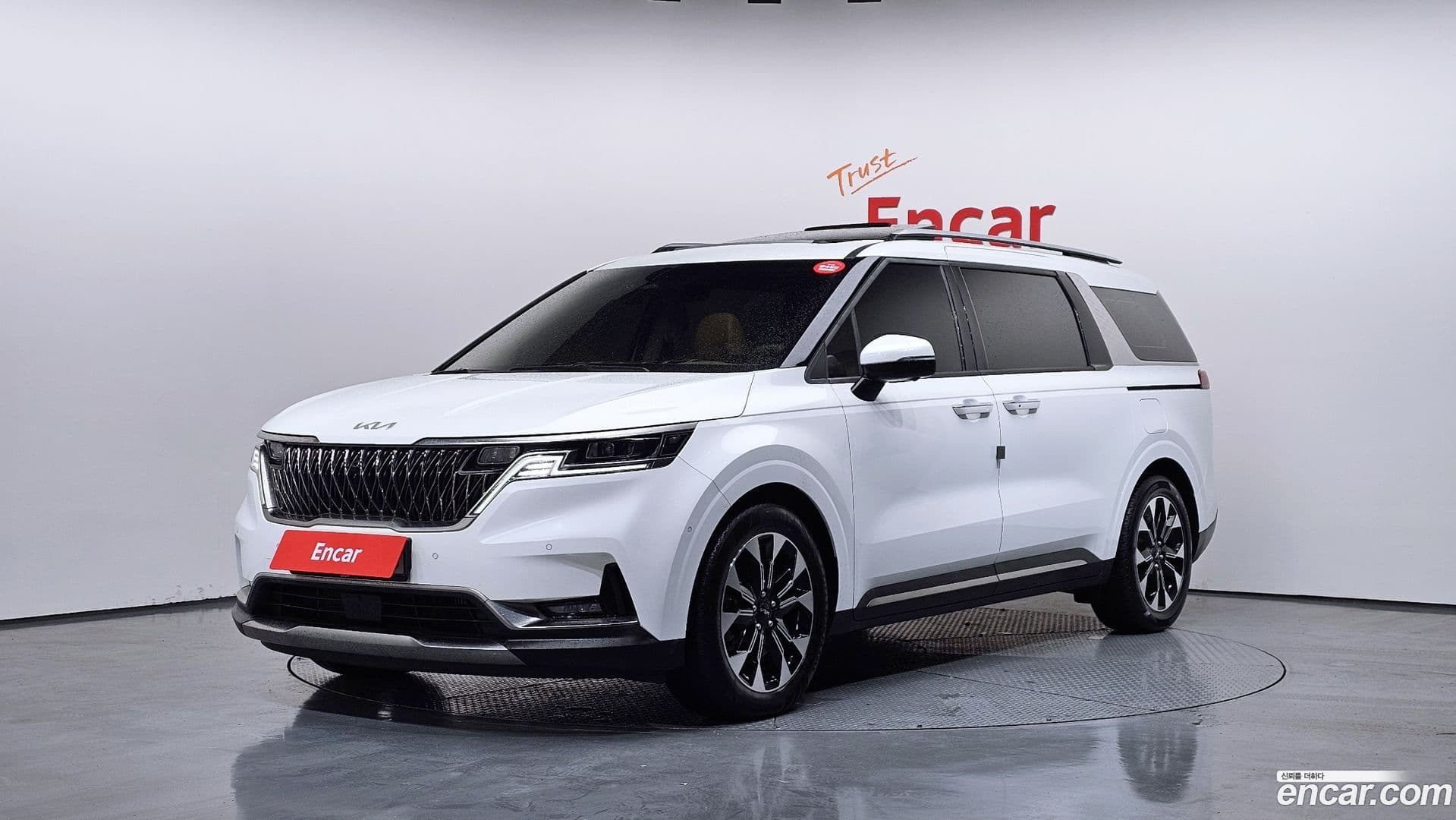 Main__Slider__Photo:Canival Kia 2023.10-0