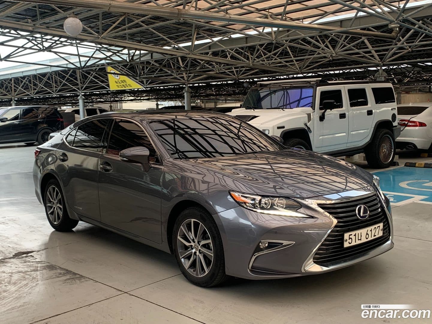 Main__Slider__Photo:ES Lexus 2017.4-0