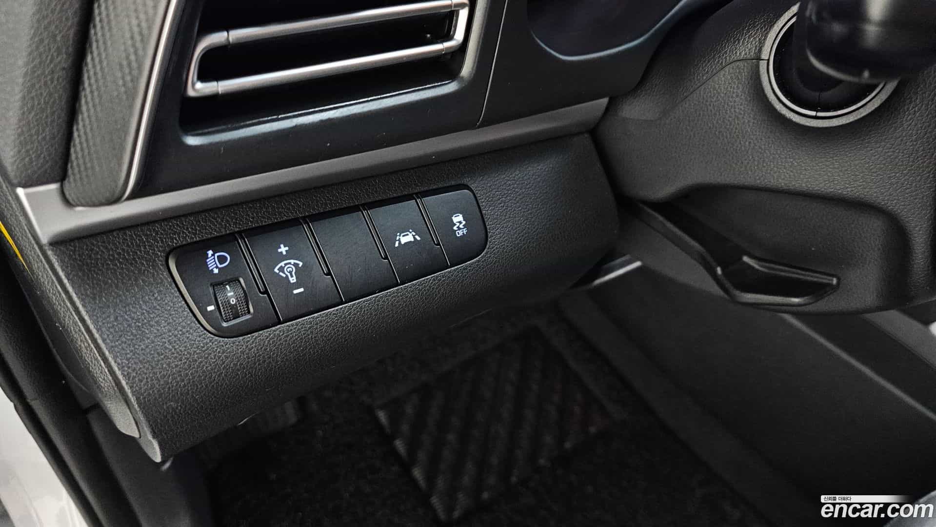 AVANTE Hyundai 2019.4-OPTION-018
