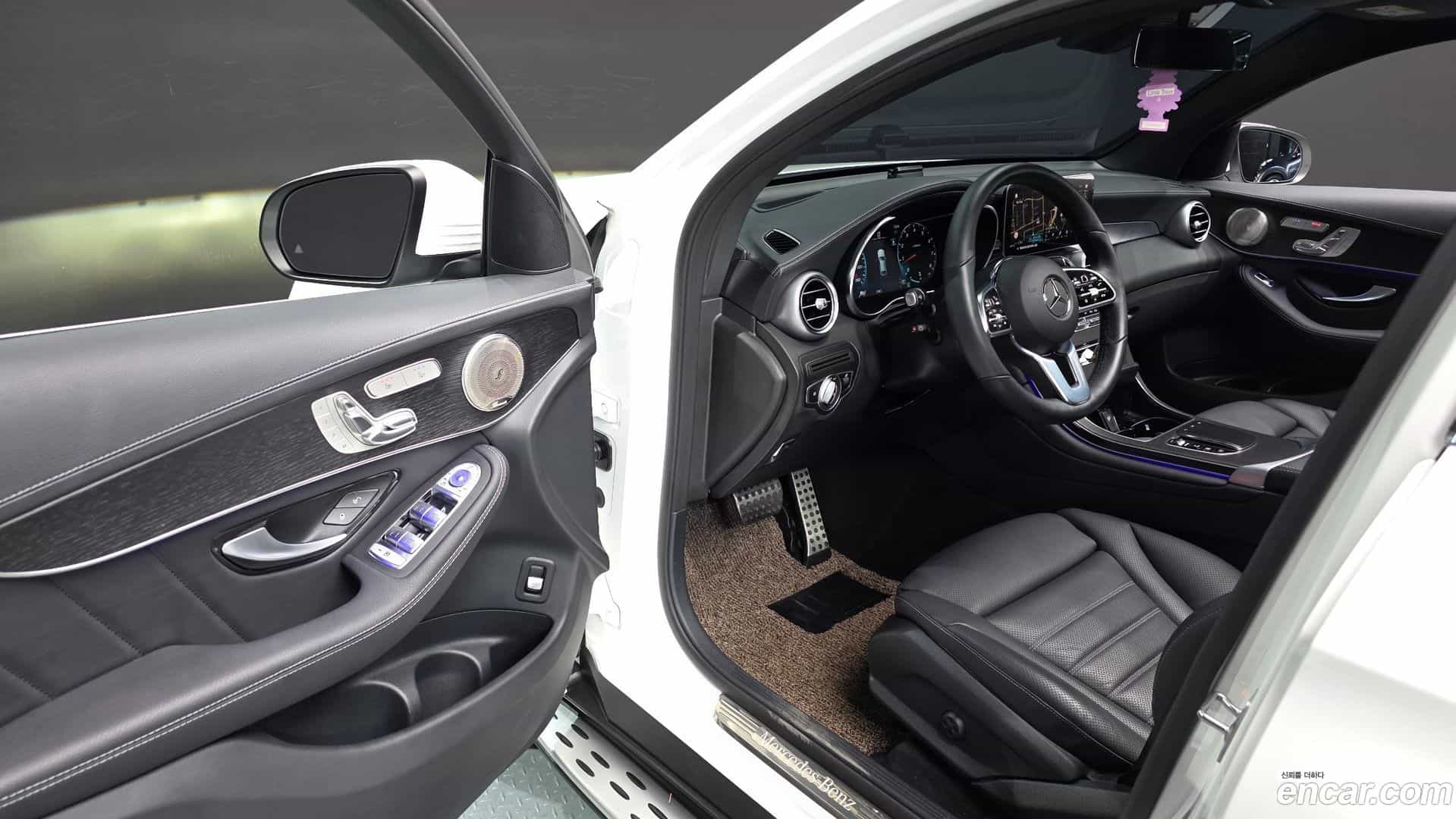 GLC-Class Mercedes-Benz 2023.0-OPTION-015