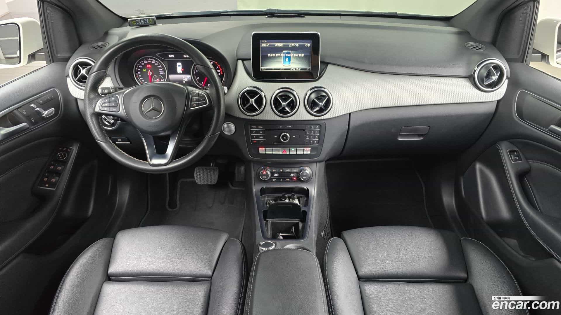 B-Class Mercedes-Benz 2018.2-INNER-007