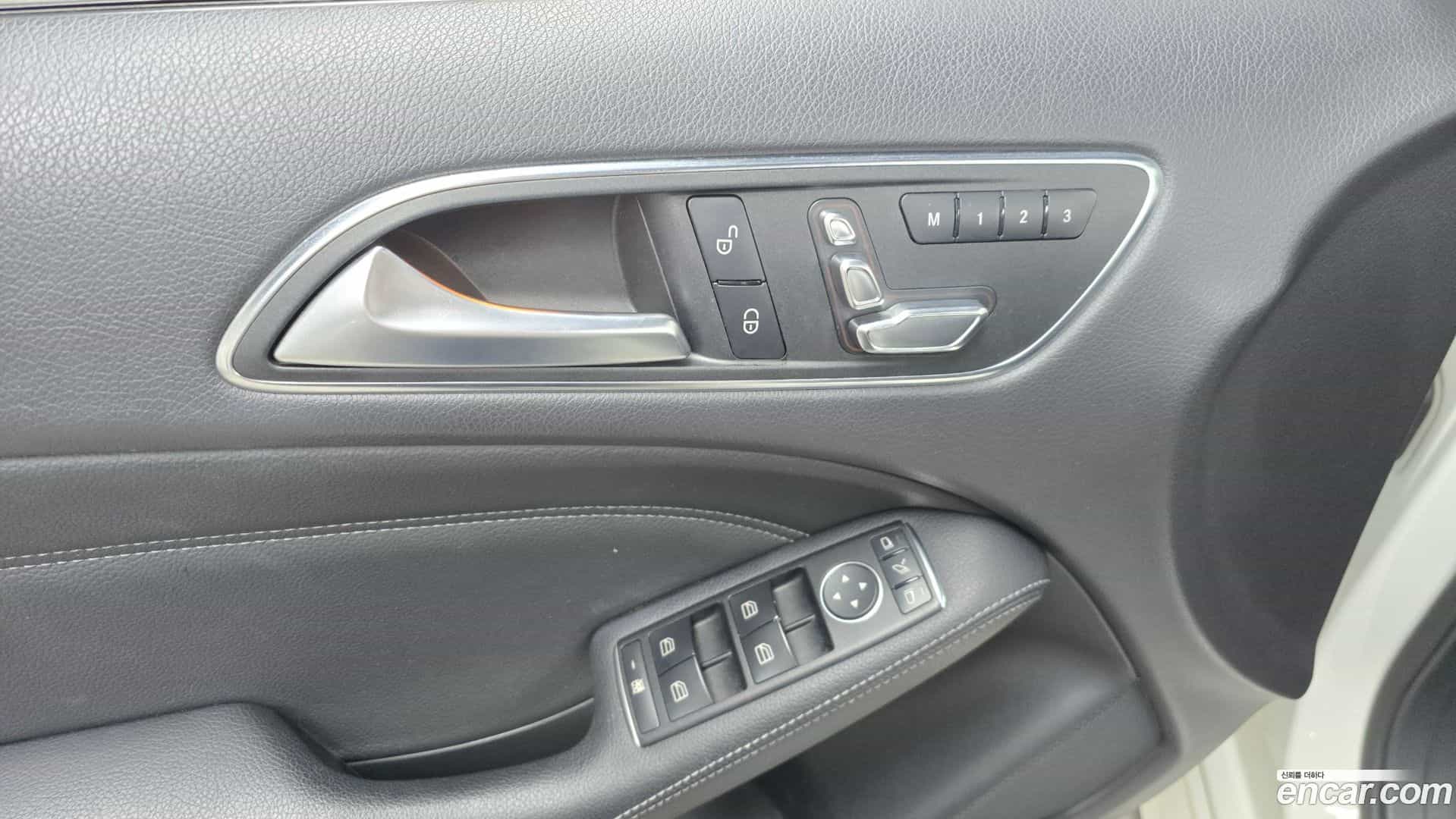 B-Class Mercedes-Benz 2018.2-OPTION-021