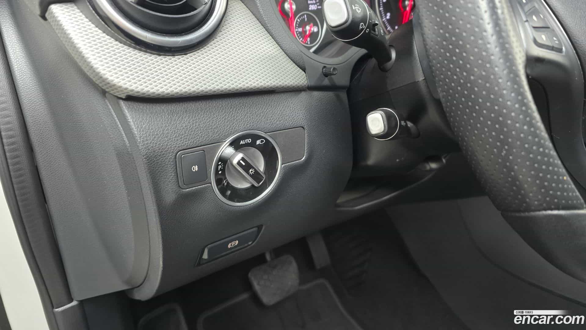 B-Class Mercedes-Benz 2018.2-OPTION-022