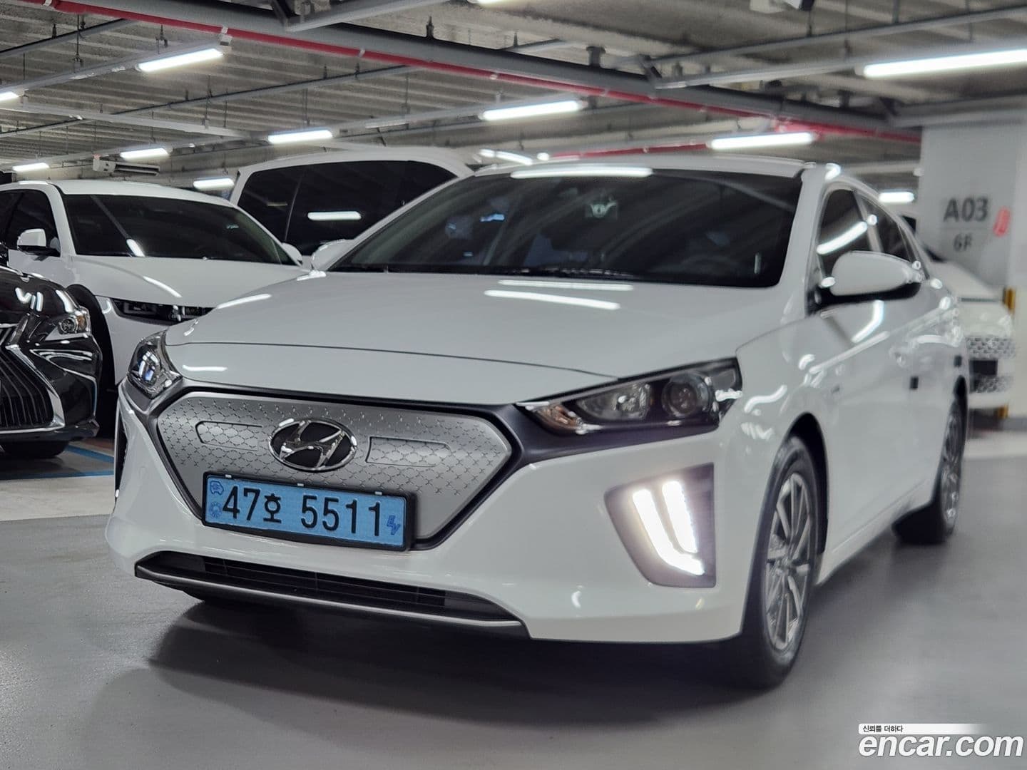 Main__Slider__Photo:Ioniq Hyundai 2019.11-0
