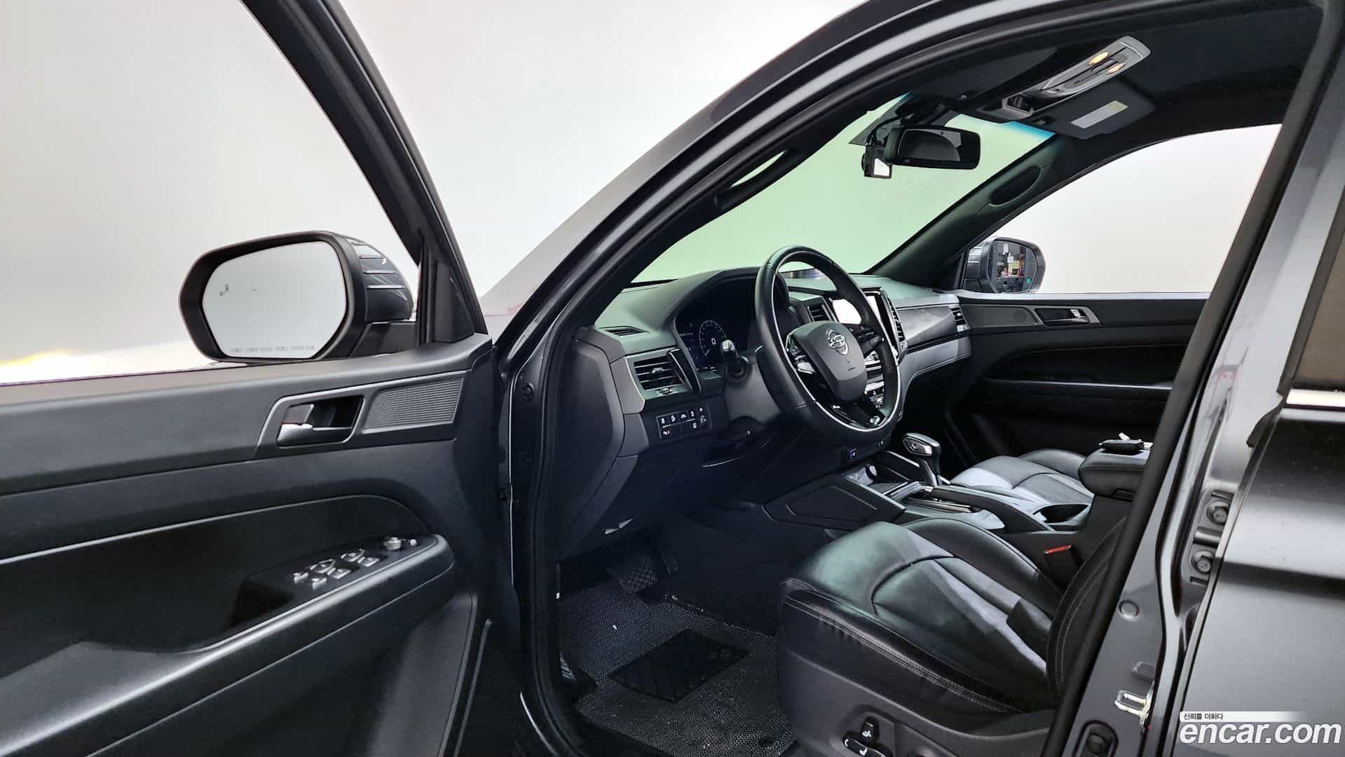 Rexton KG Mobility 2022.10-INNER-010