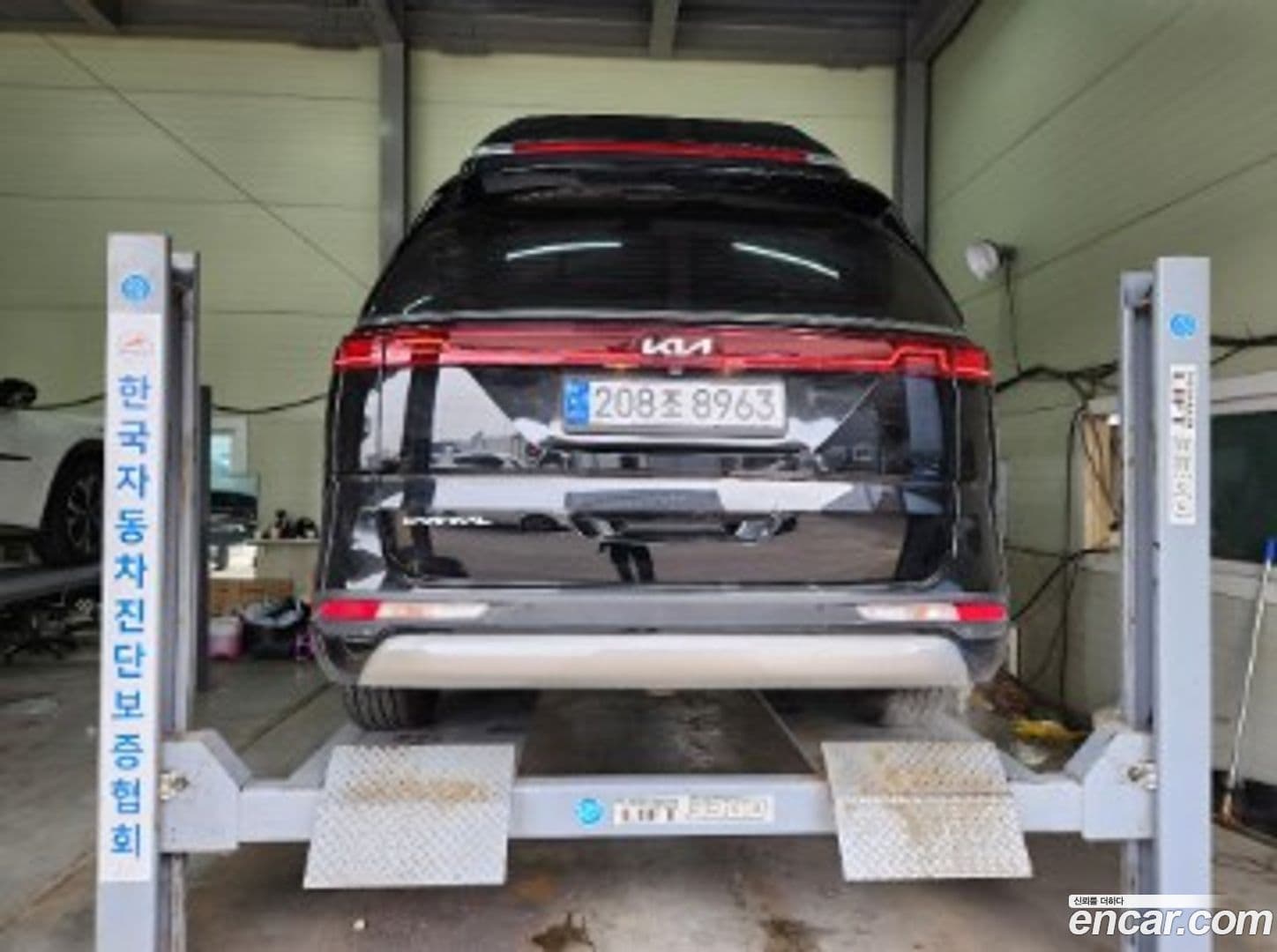 Main__Slider__Photo:Canival Kia 2023.8-1