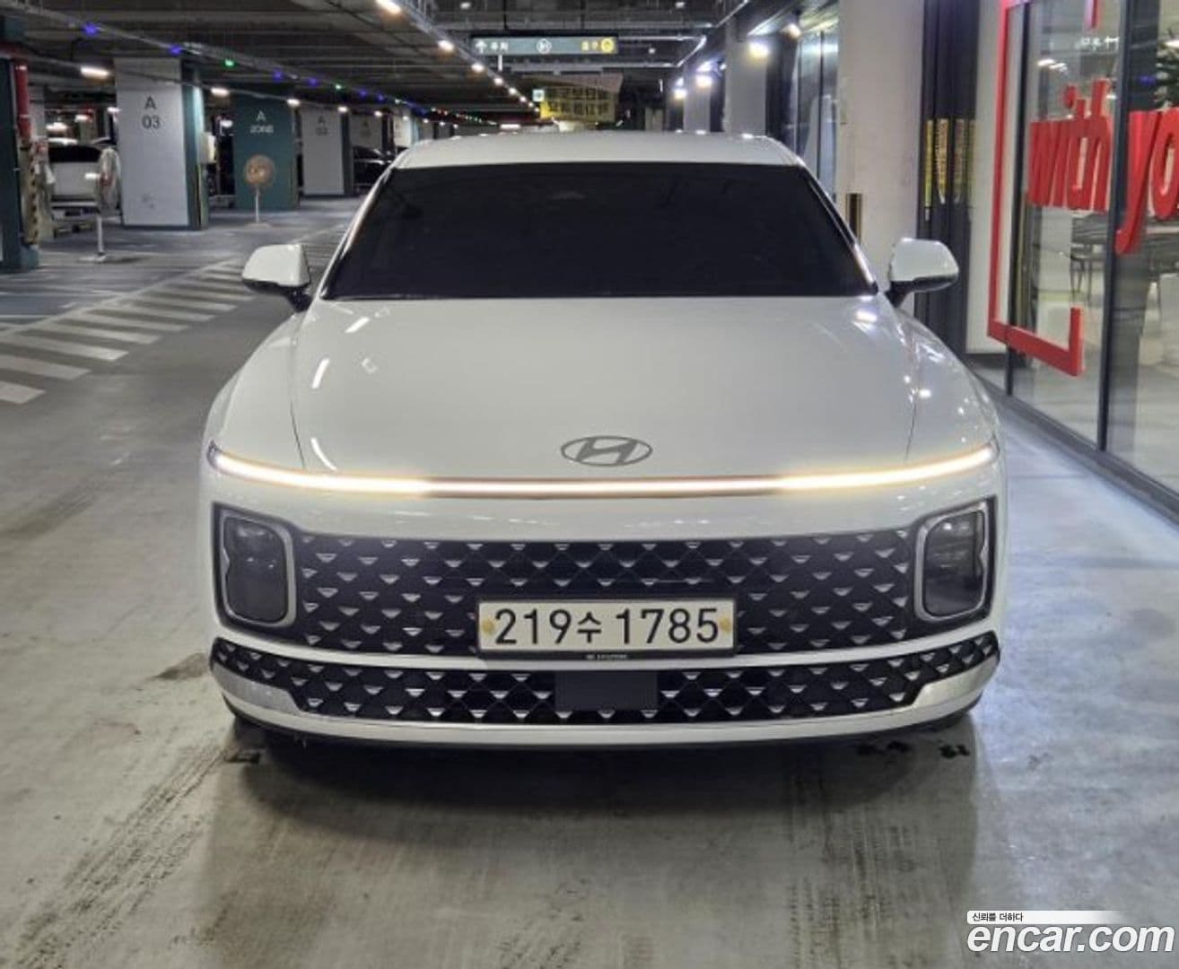 Main__Slider__Photo:Grandeur Hyundai 2023.10-0