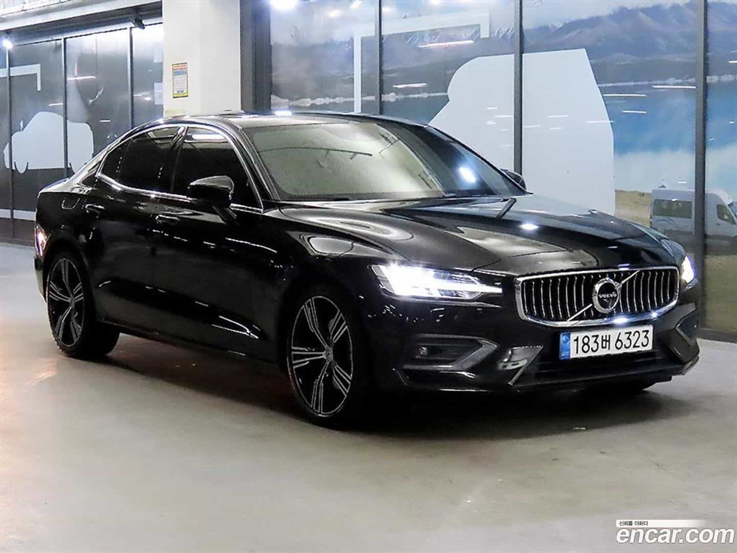 S60 Volvo 2020.10-OUTER-001
