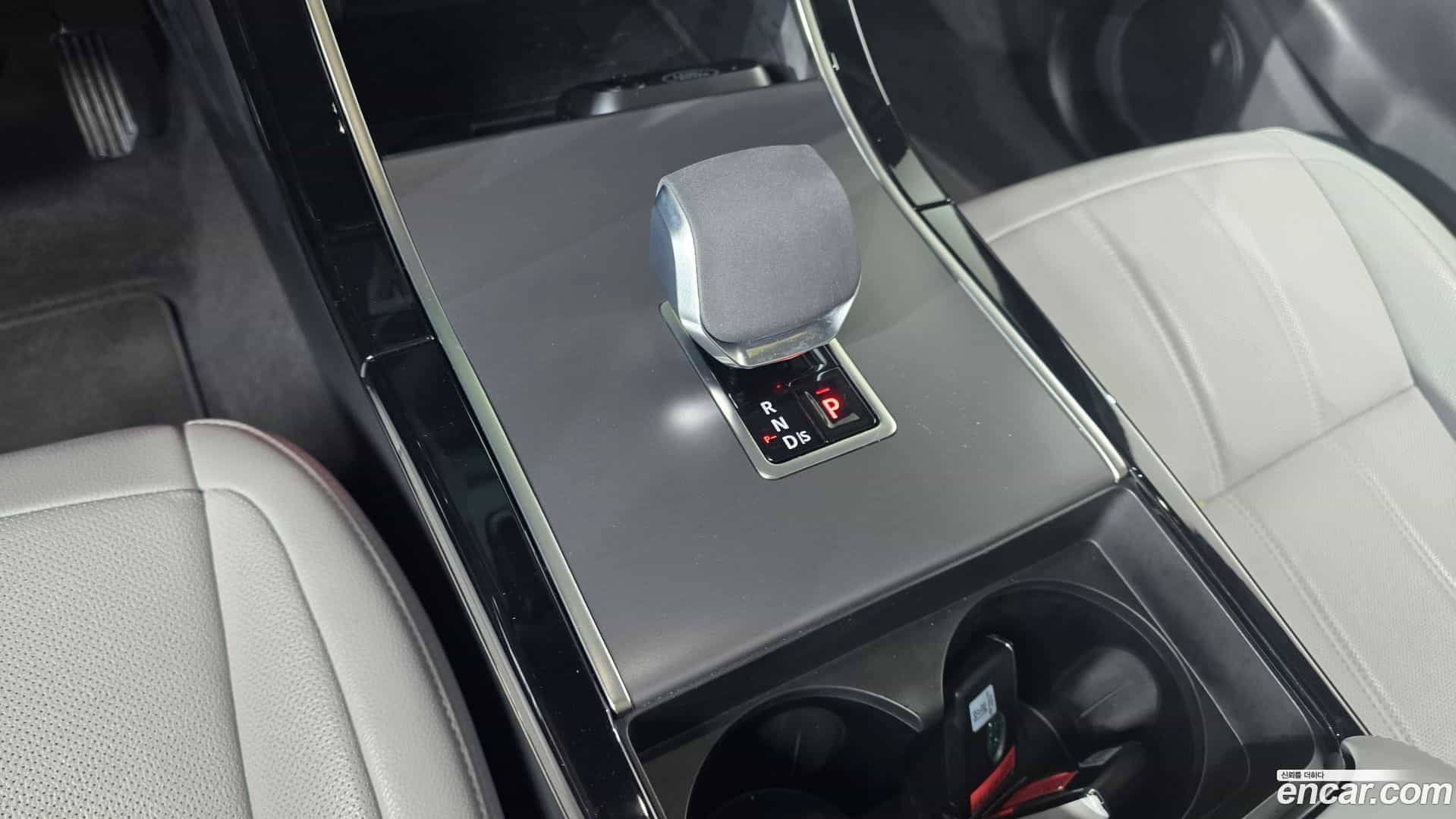 Range Rover Evoque Land Rover 2025.5-INNER-009