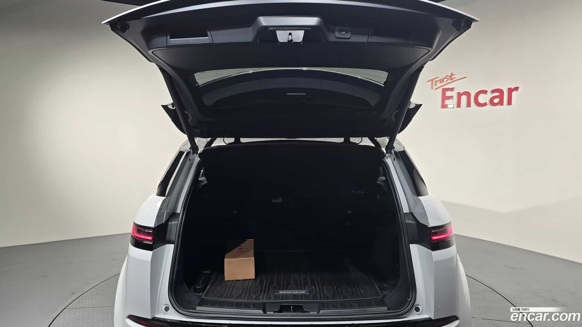 Range Rover Evoque Land Rover 2025.5-OPTION-024