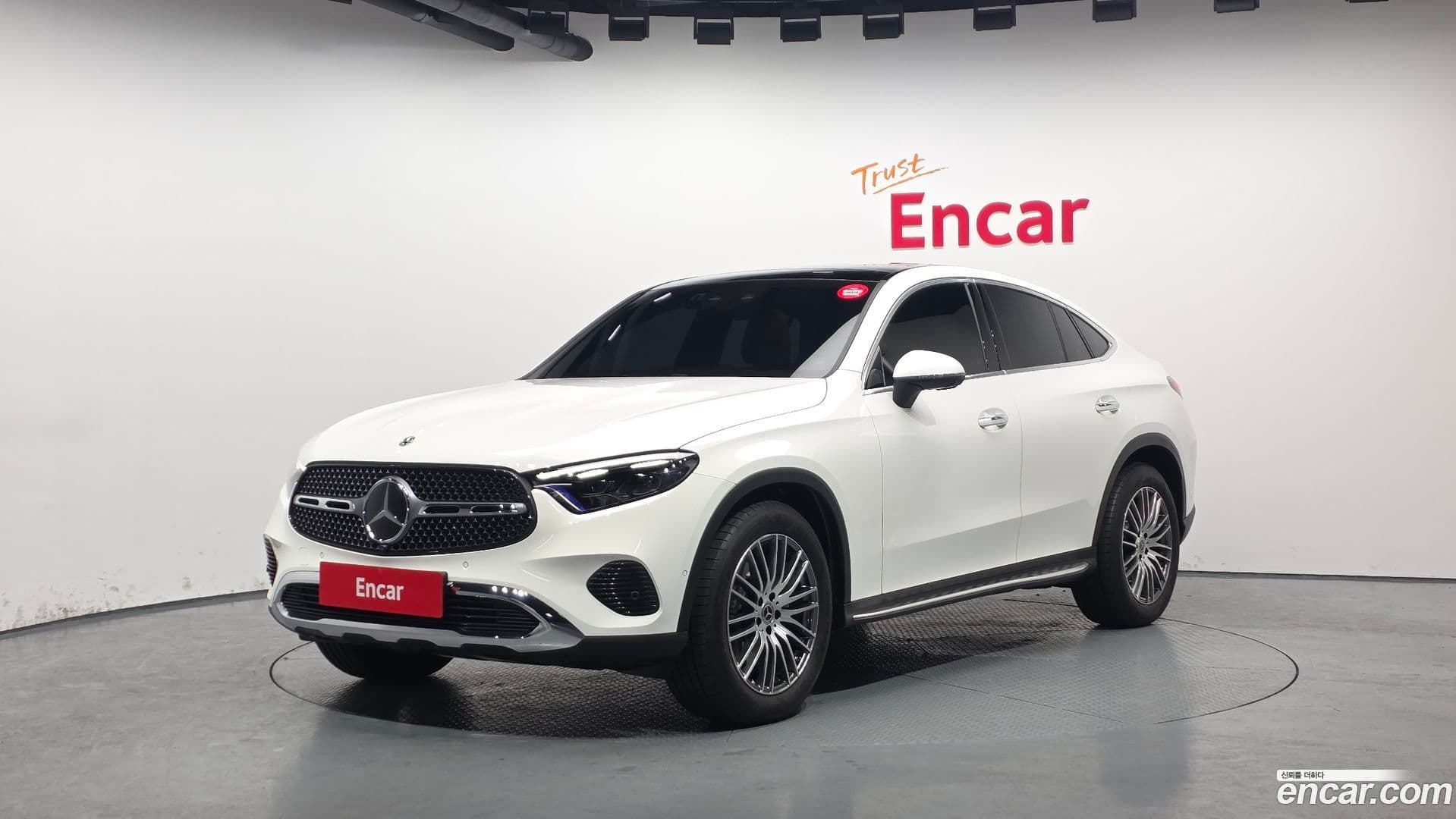 Main__Slider__Photo:GLC-Class Mercedes-Benz 2025.0-0