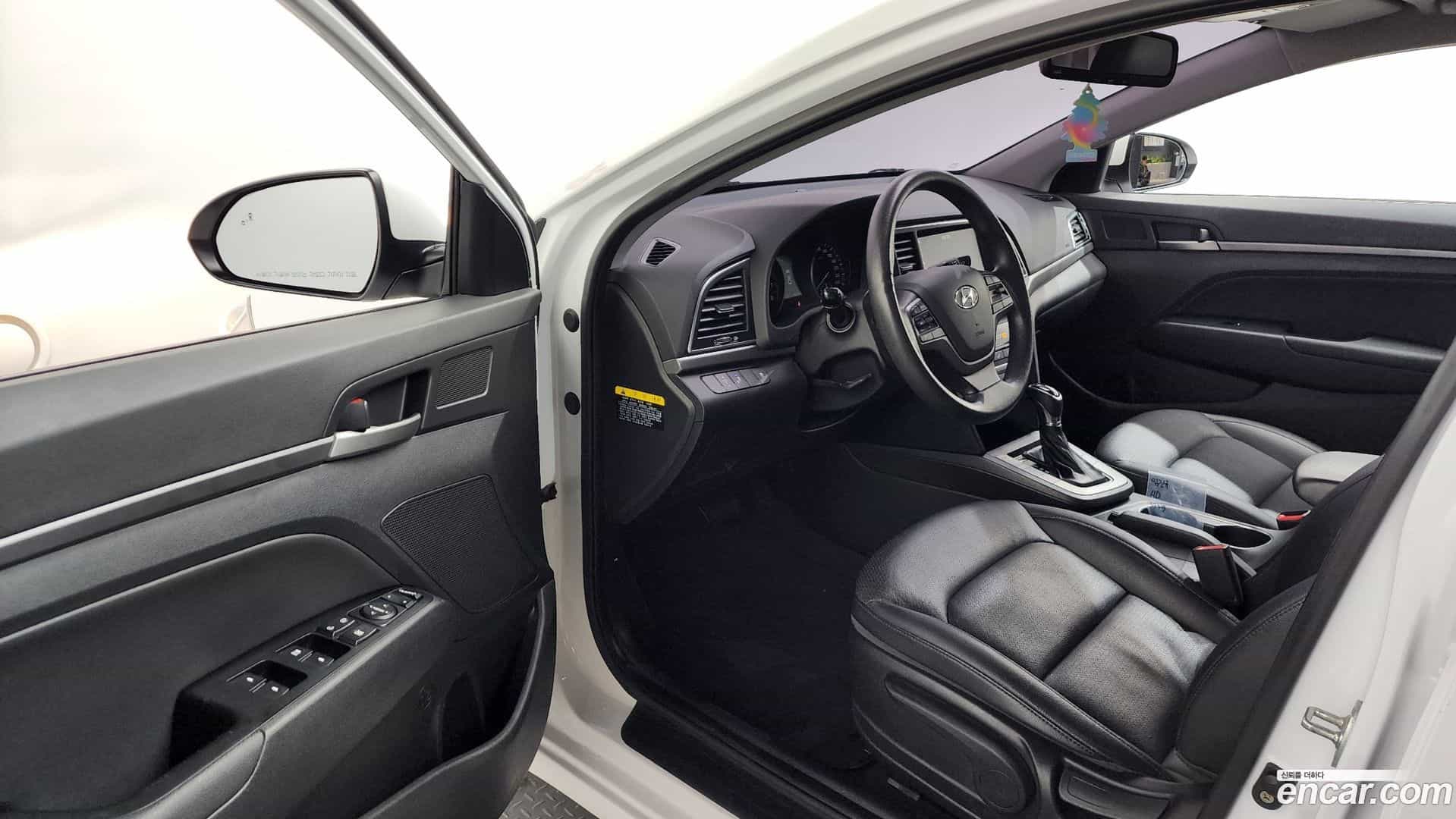 AVANTE Hyundai 2018.5-INNER-010