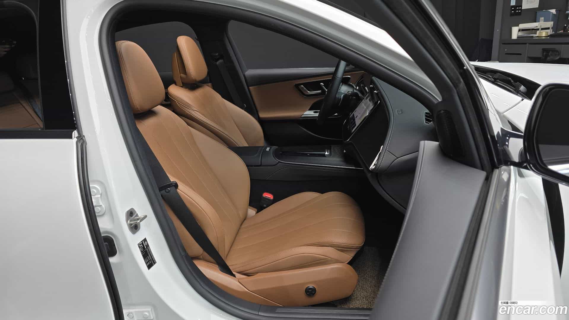 E-Class Mercedes-Benz 2025.3-OPTION-016