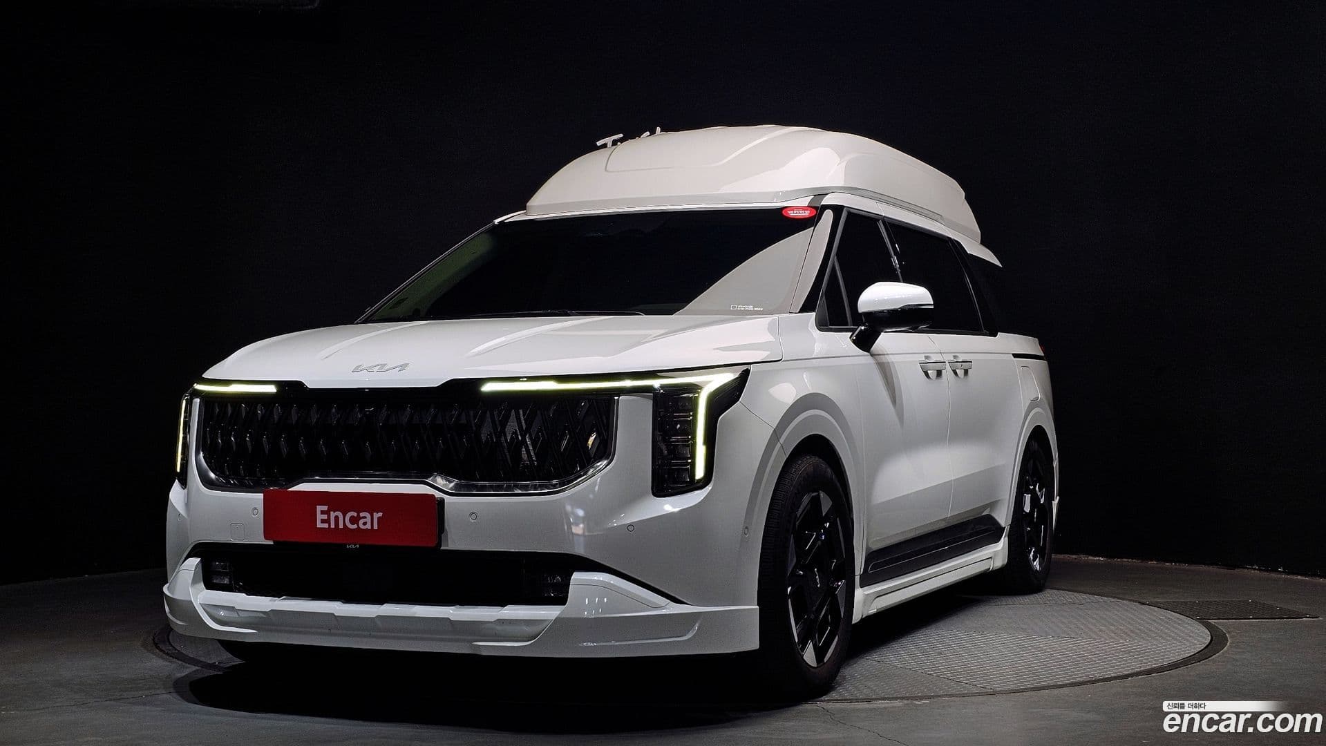 Main__Slider__Photo:Canival Kia 2024.1-0