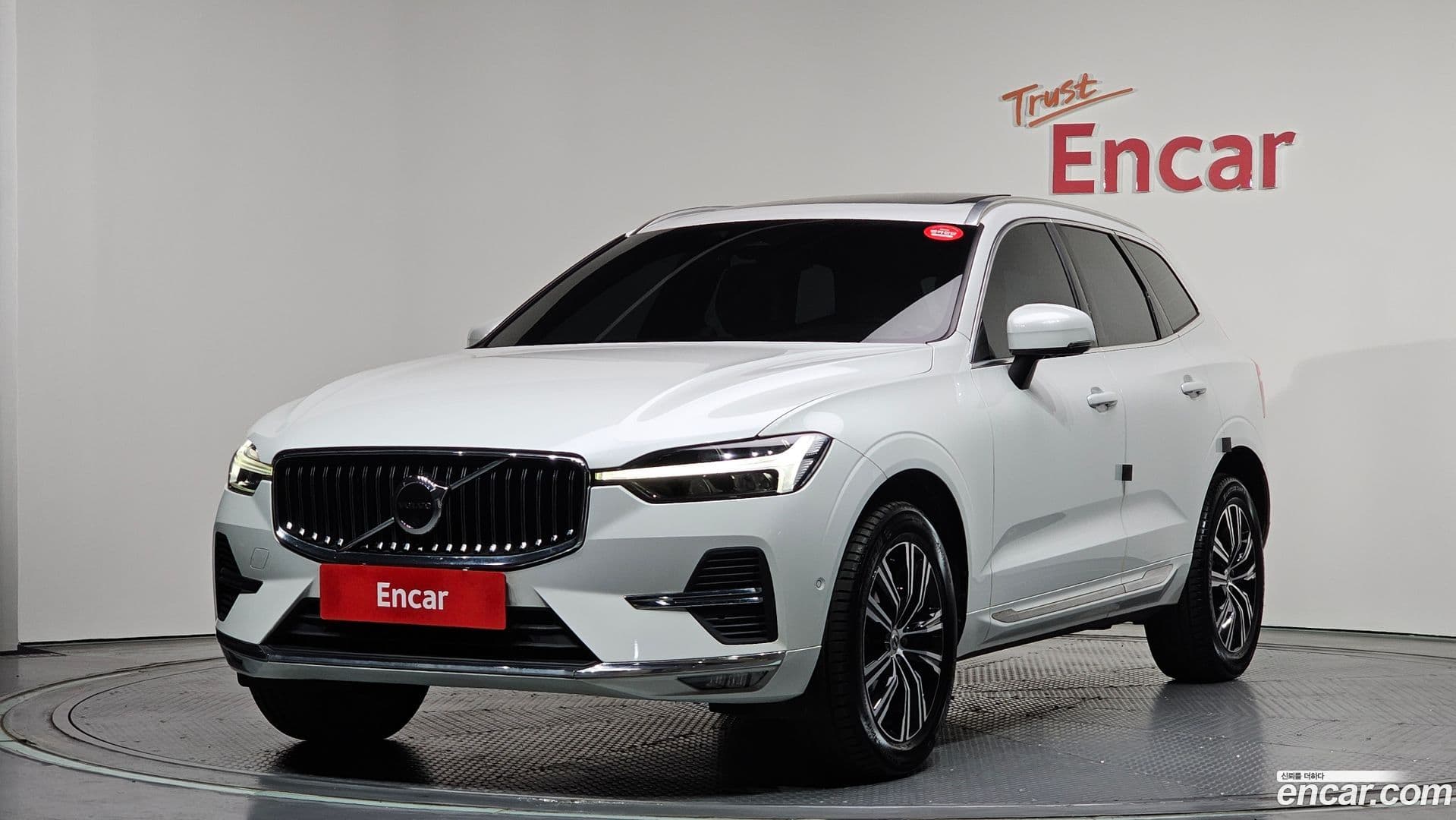 Main__Slider__Photo:XC60 Volvo 2021.9-0