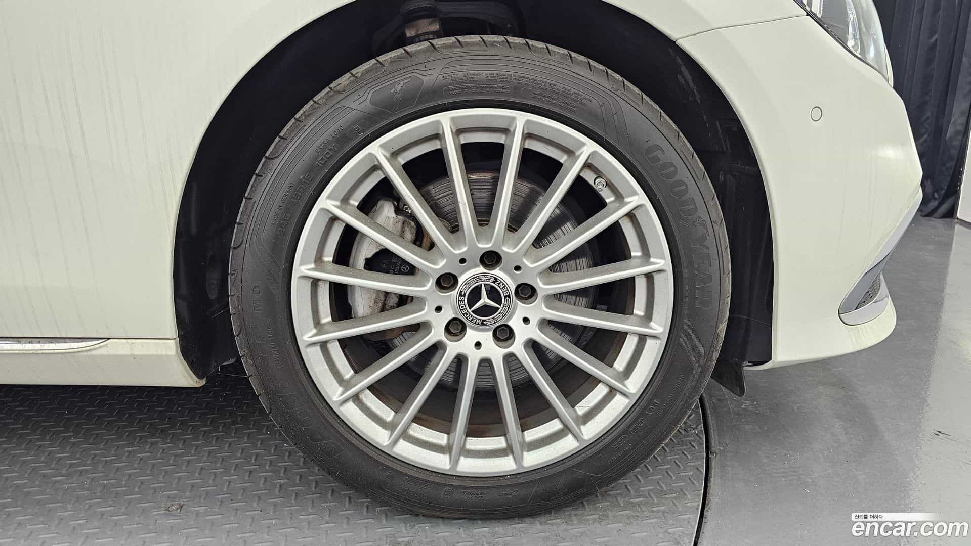 E-Class Mercedes-Benz 2022.11-OUTER-005