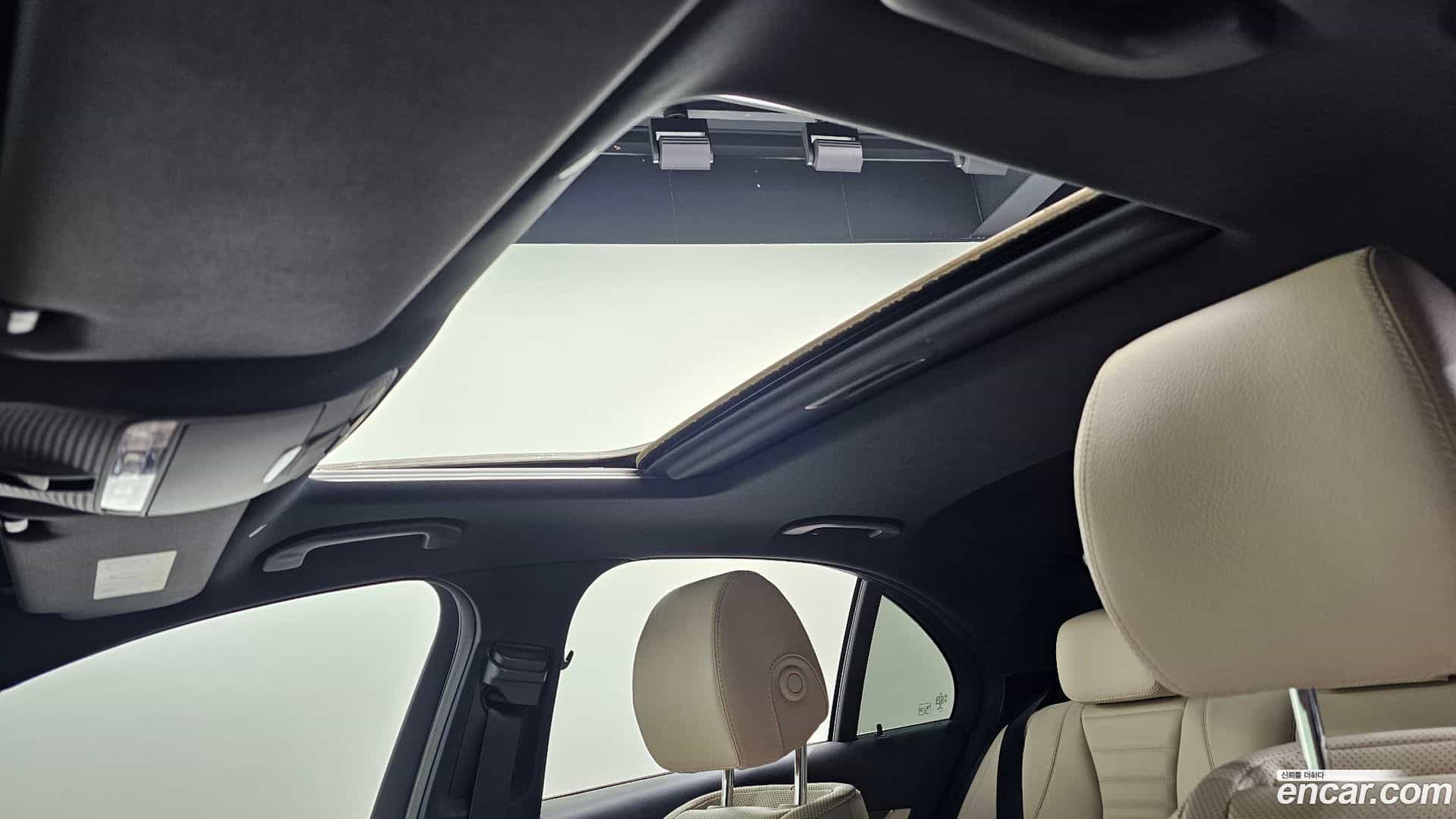 E-Class Mercedes-Benz 2022.11-OPTION-023