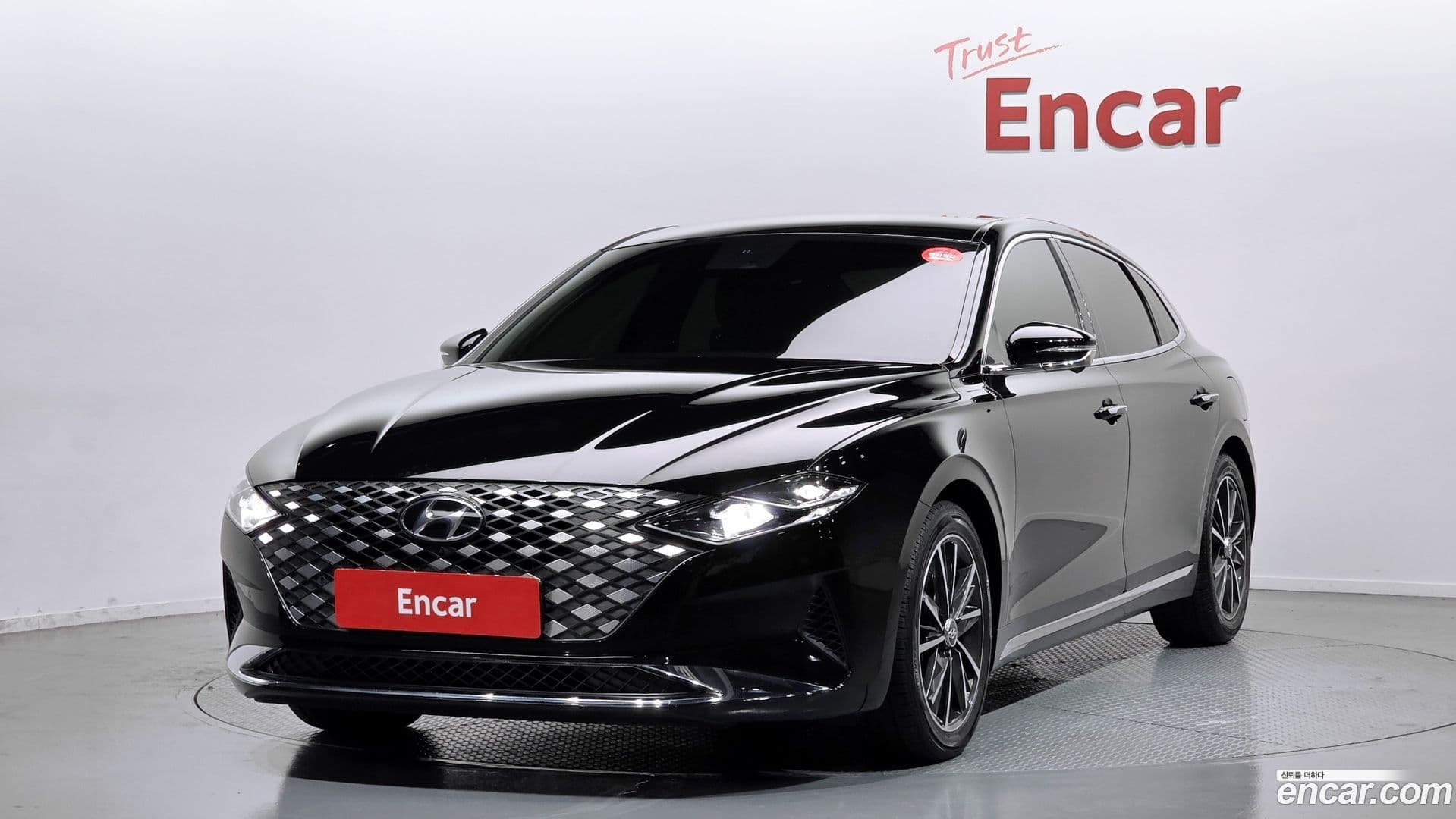 Main__Slider__Photo:Grandeur Hyundai 2022.10-0