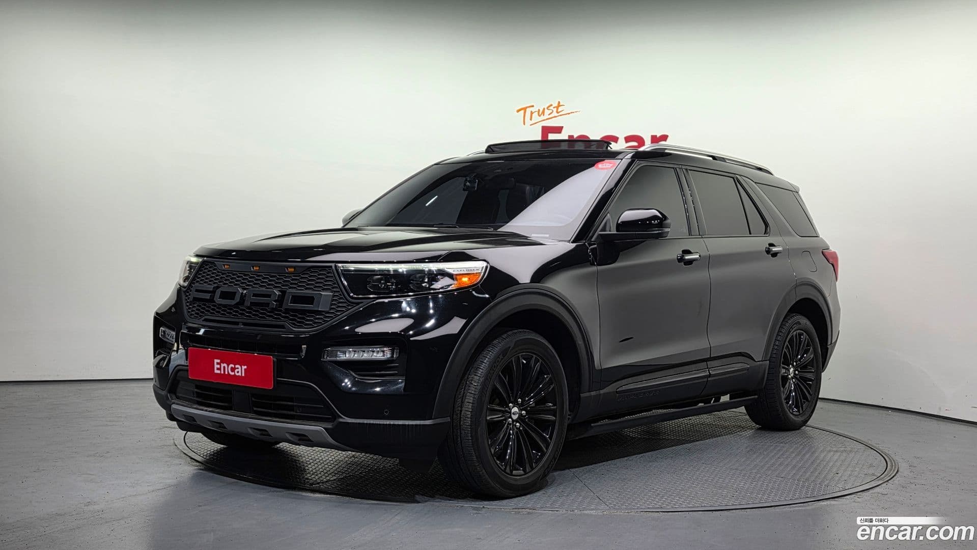 Main__Slider__Photo:Explorer Ford 2019.11-0