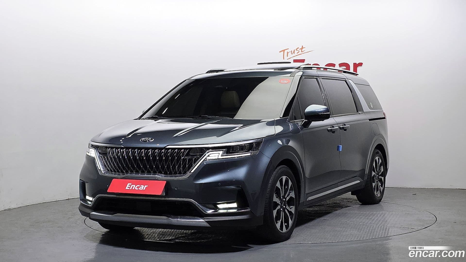 Main__Slider__Photo:Canival Kia 2021.1-0