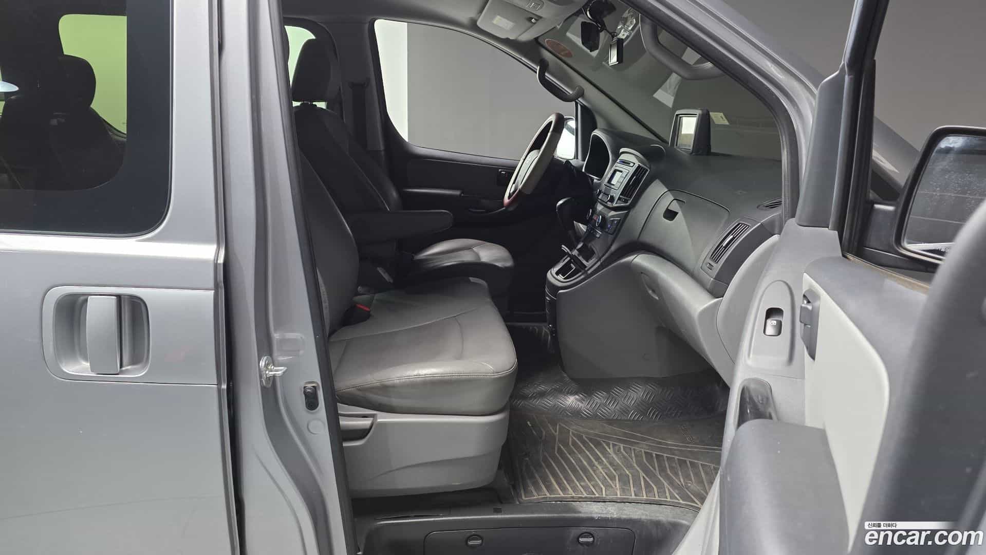 Starex Hyundai 2020.0-OPTION-015