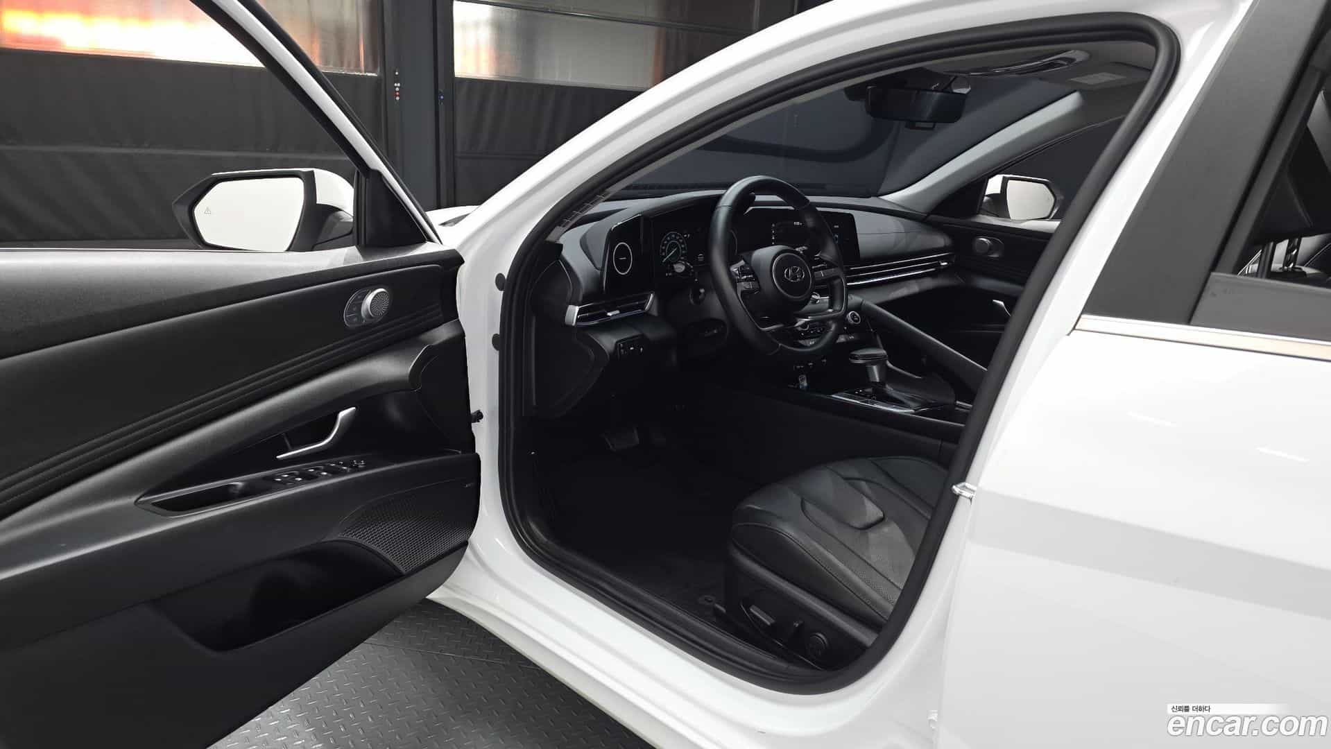 AVANTE Hyundai 2020.6-INNER-010