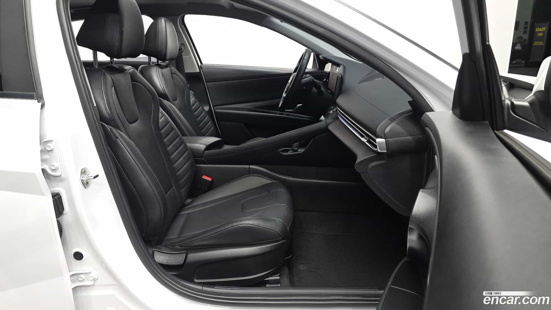 AVANTE Hyundai 2020.6-OPTION-015