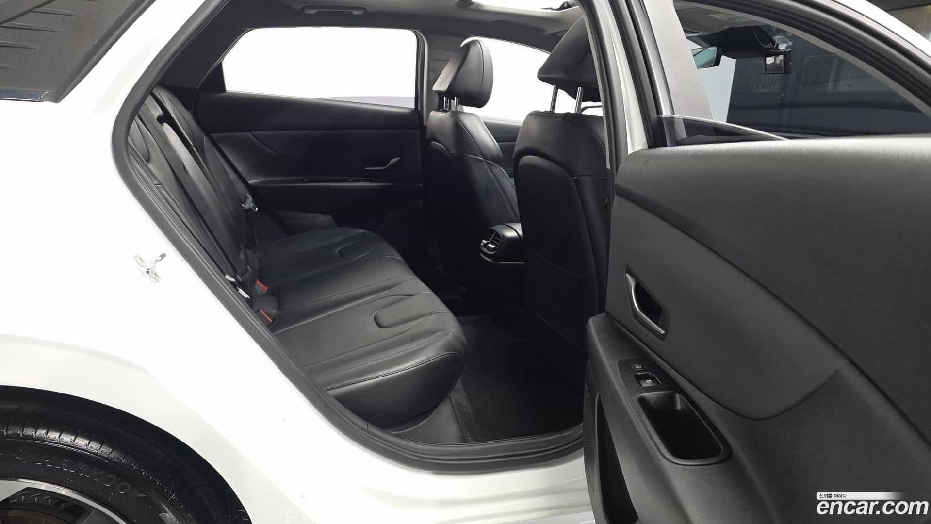 AVANTE Hyundai 2020.6-OPTION-016
