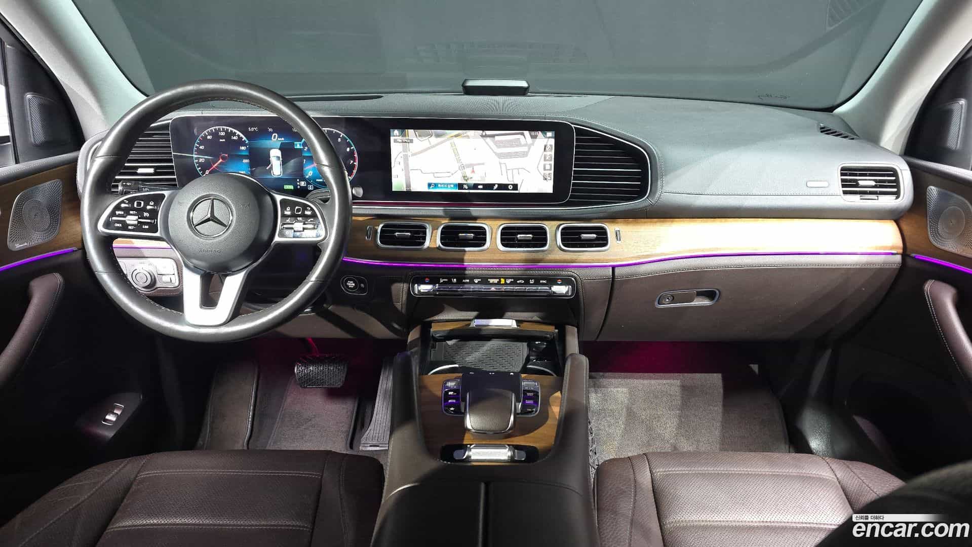 GLE-Class Mercedes-Benz 2019.11-INNER-007