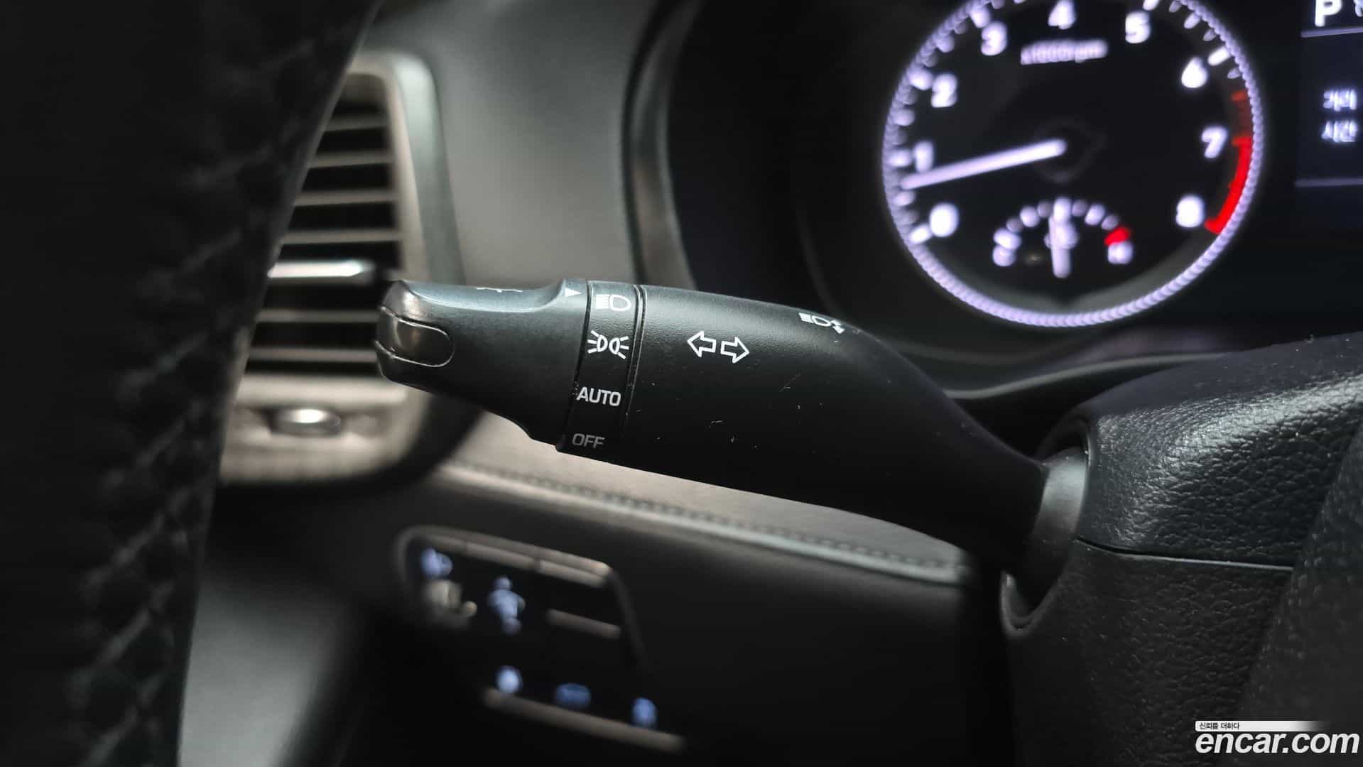 Grandeur Hyundai 2018.4-OPTION-023