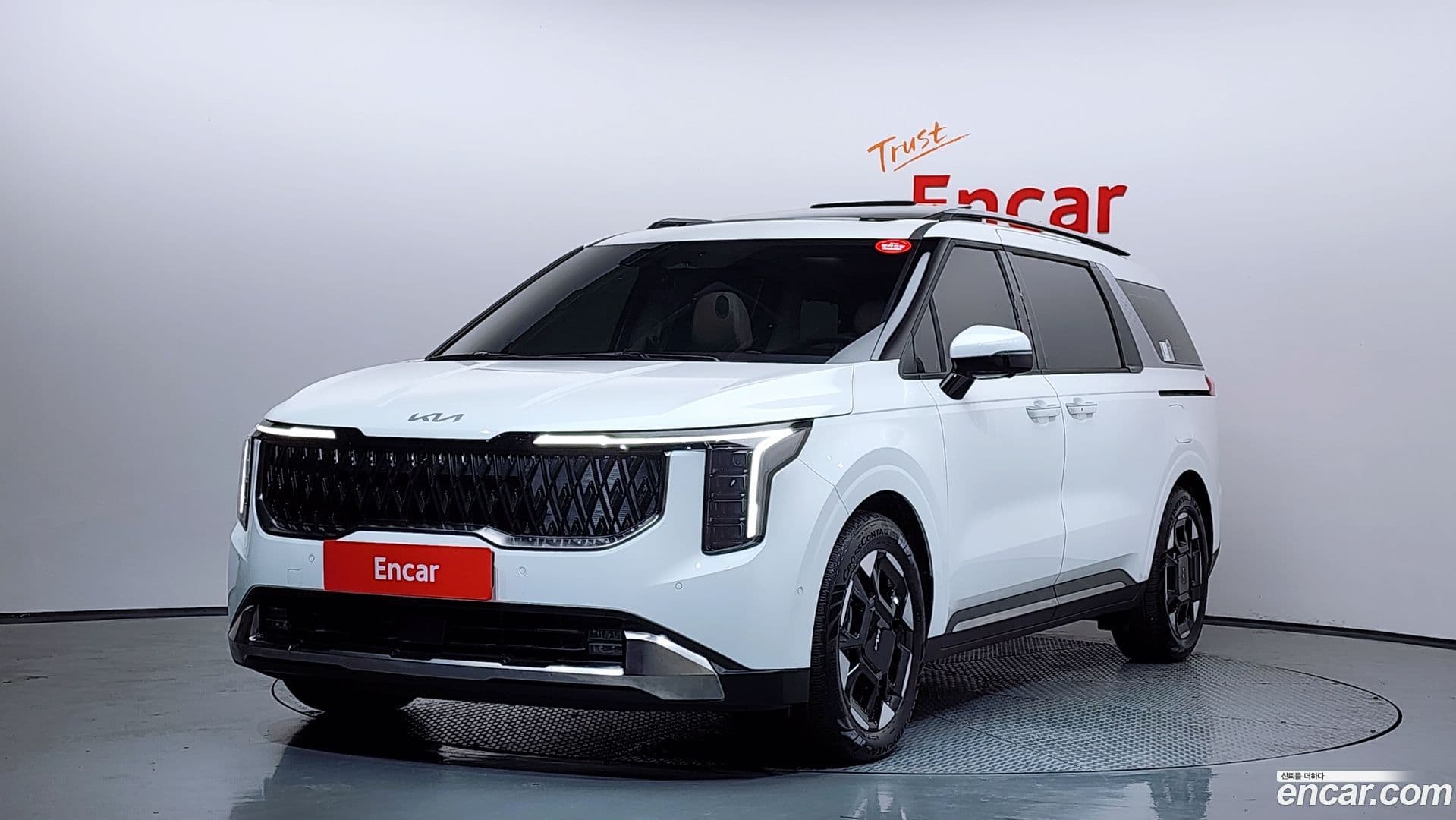 Main__Slider__Photo:Canival Kia 2025.3-0