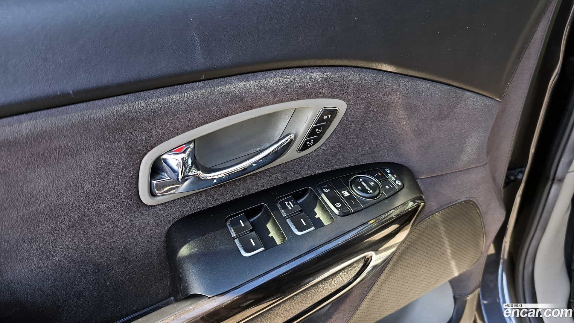 Canival Kia 2017.8-OPTION-024