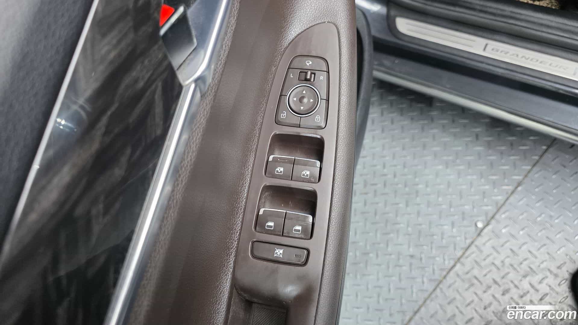 Grandeur Hyundai 2017.5-OPTION-018