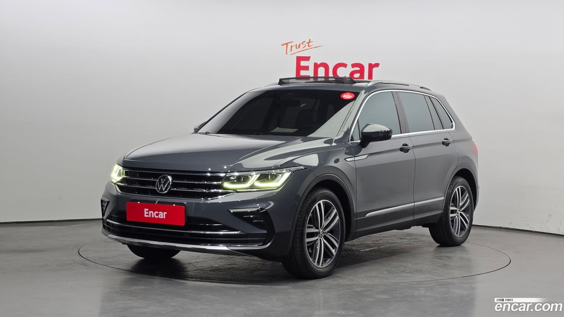 Main__Slider__Photo:Tiguan Volkswagen 2021.6-0
