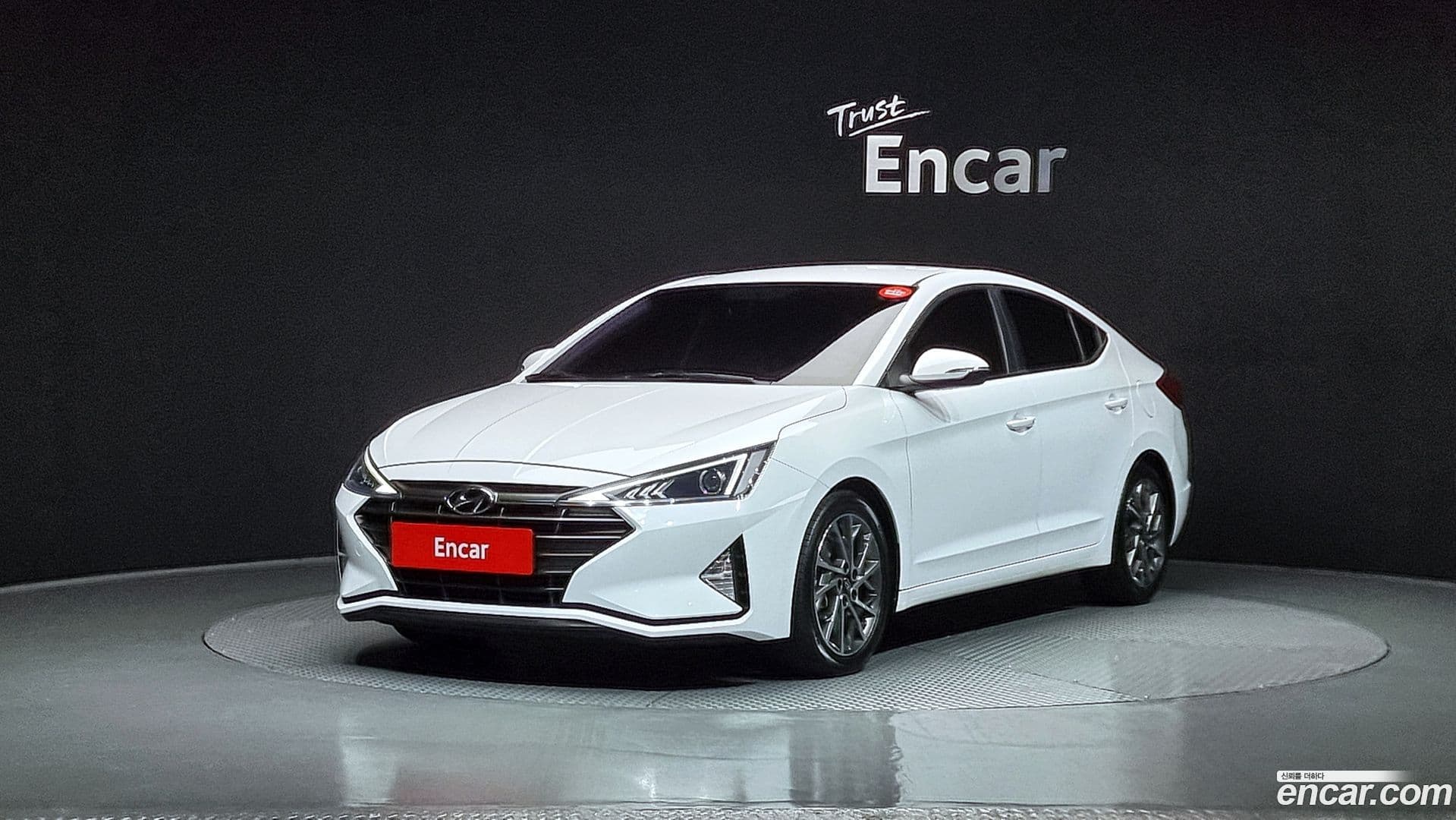 Main__Slider__Photo:AVANTE Hyundai 2019.1-0