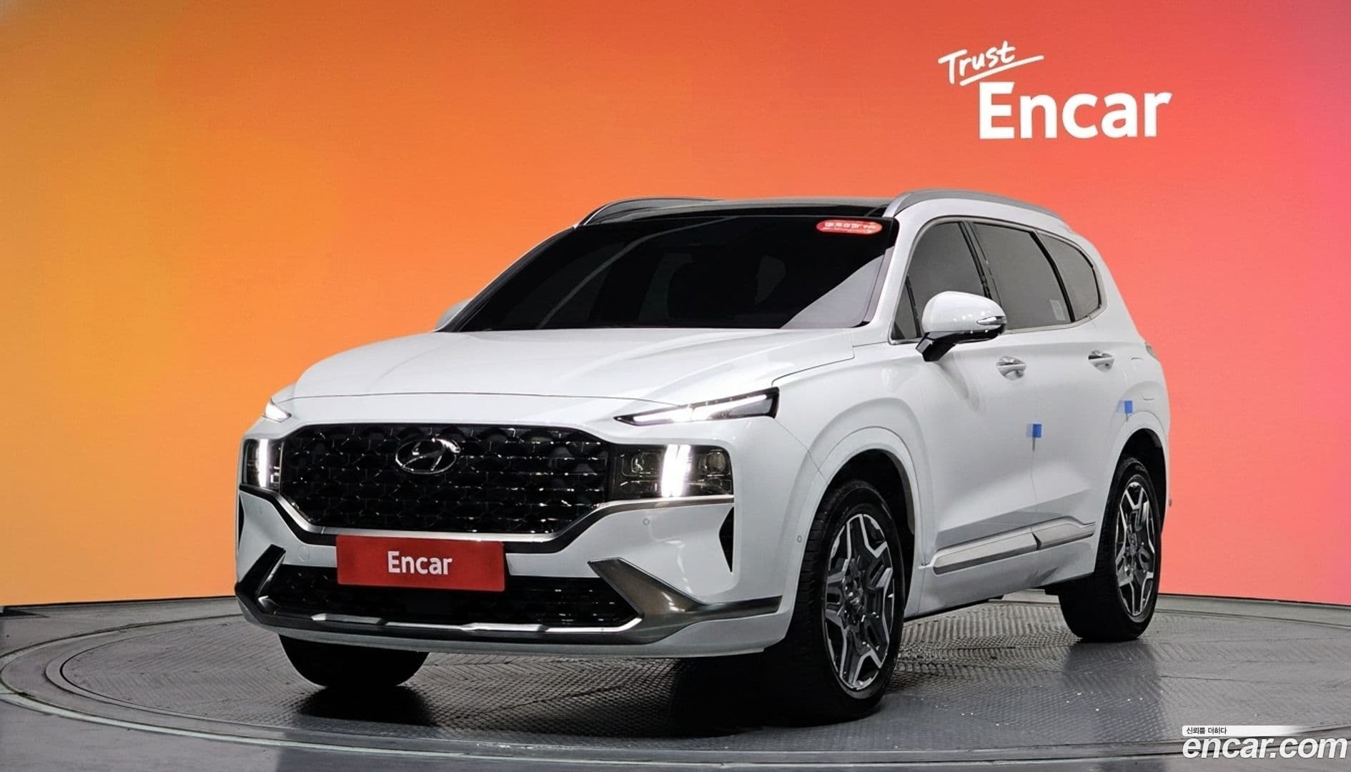 Main__Slider__Photo:Santafe Hyundai 2022.10-0