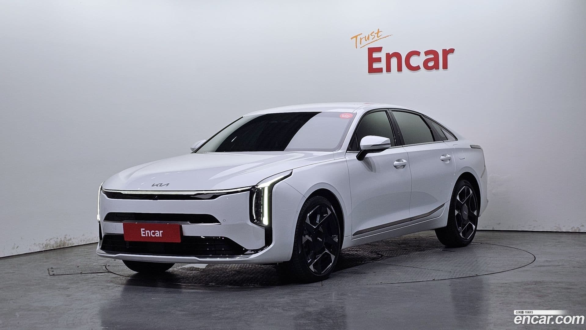 Main__Slider__Photo:K8 Kia 2025.9-0
