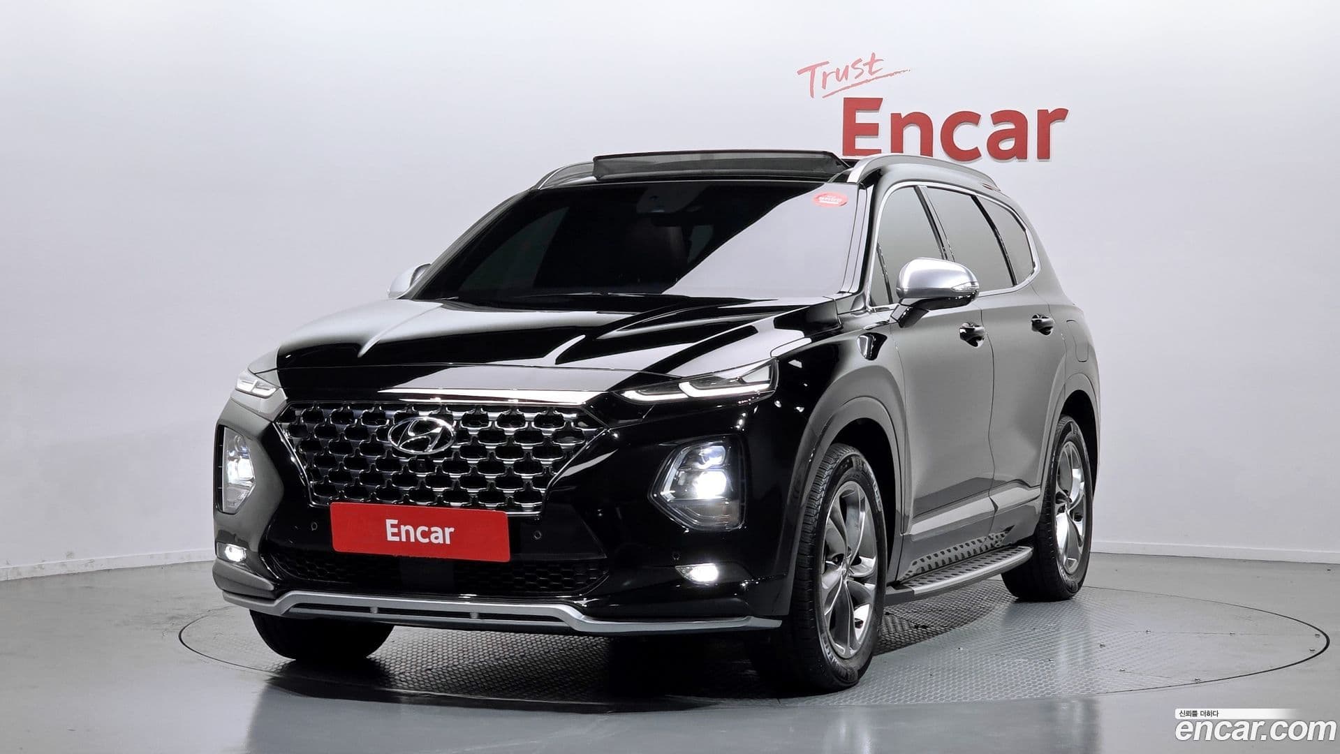 Main__Slider__Photo:Santafe Hyundai 2019.8-0