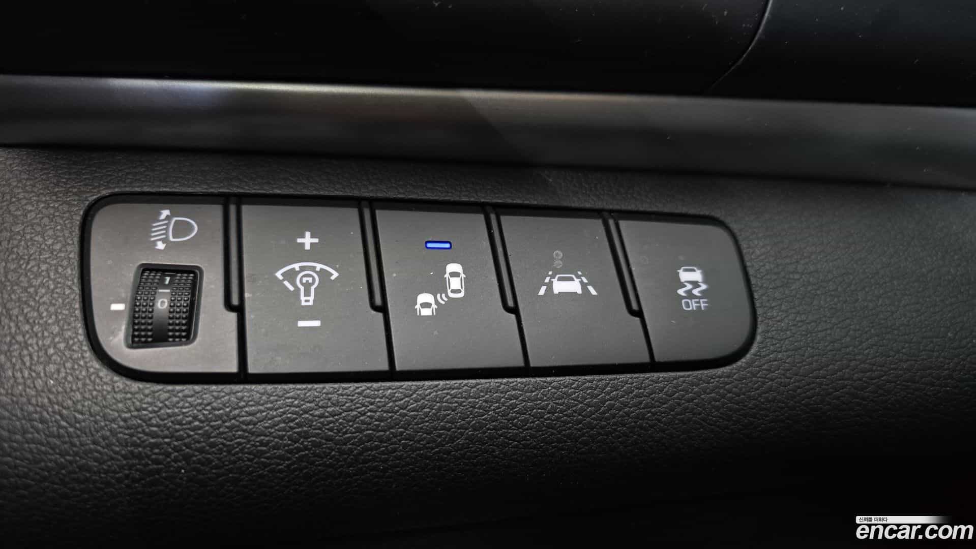 AVANTE Hyundai 2020.2-OPTION-021