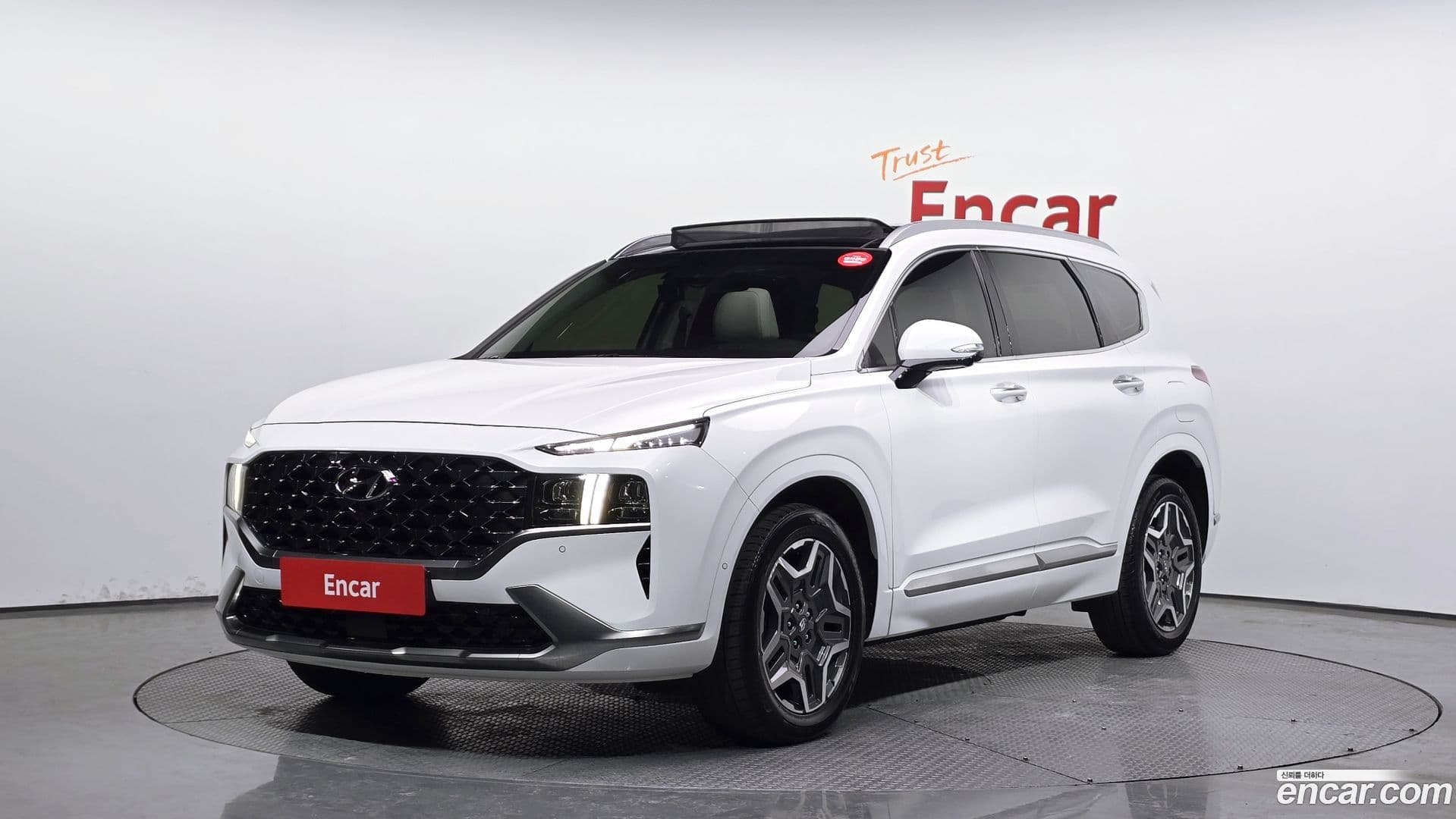Main__Slider__Photo:Santafe Hyundai 2022.1-0
