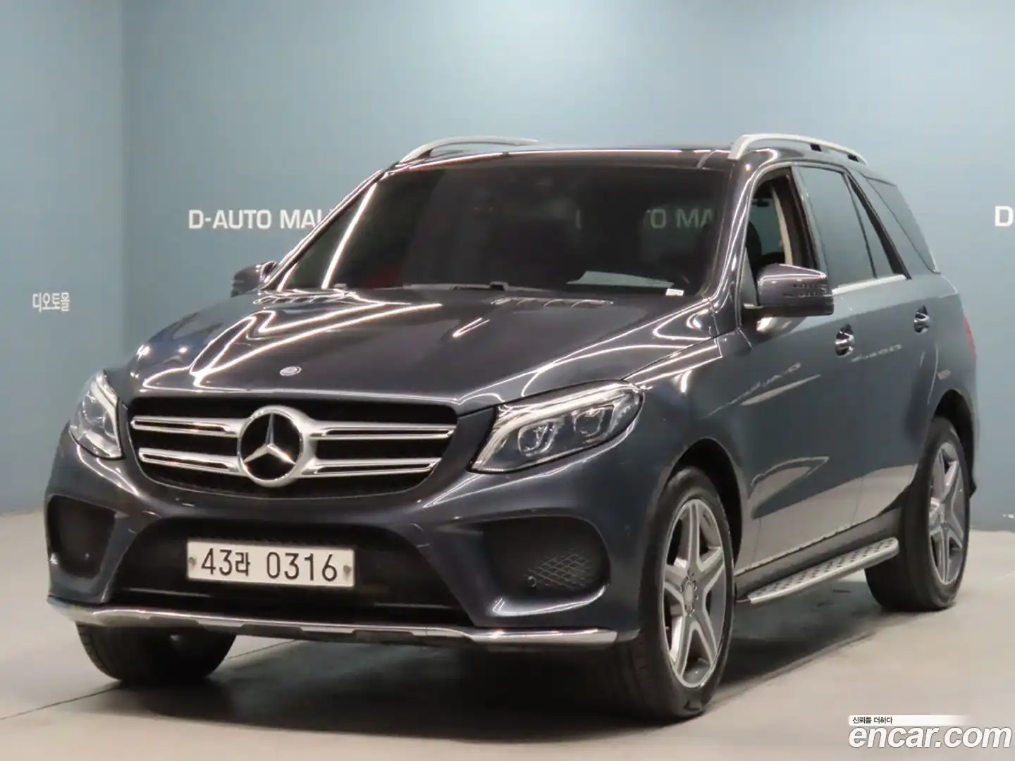 GLE-Class Mercedes-Benz 2016.3-OUTER-001