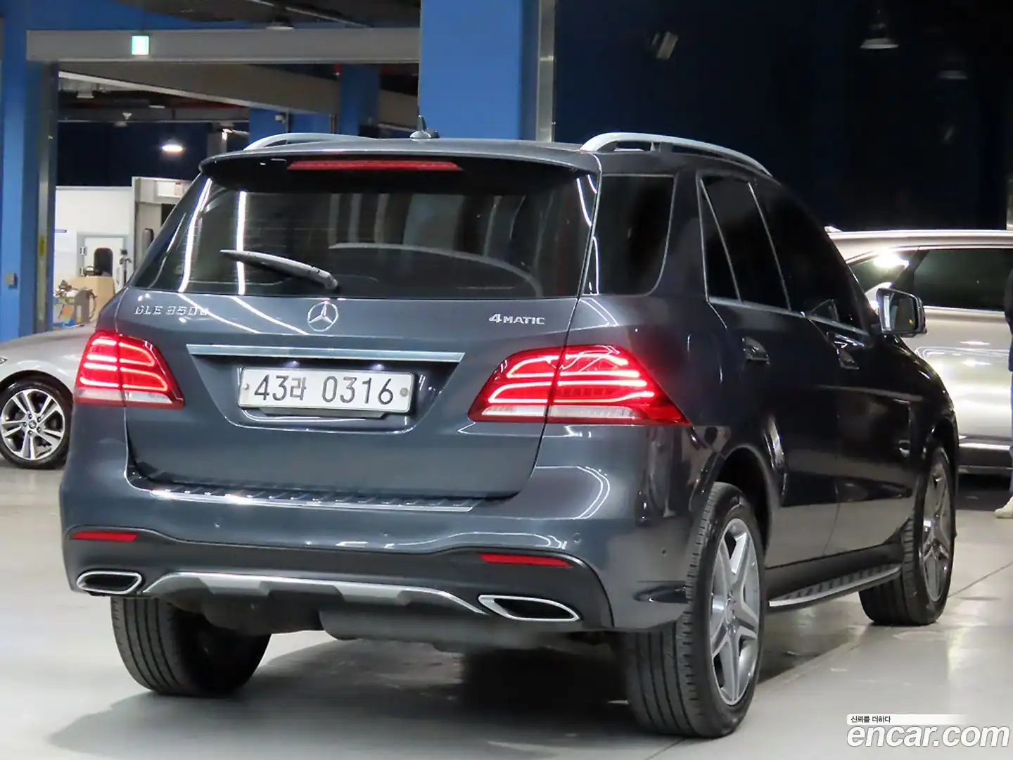 GLE-Class Mercedes-Benz 2016.3-OUTER-004
