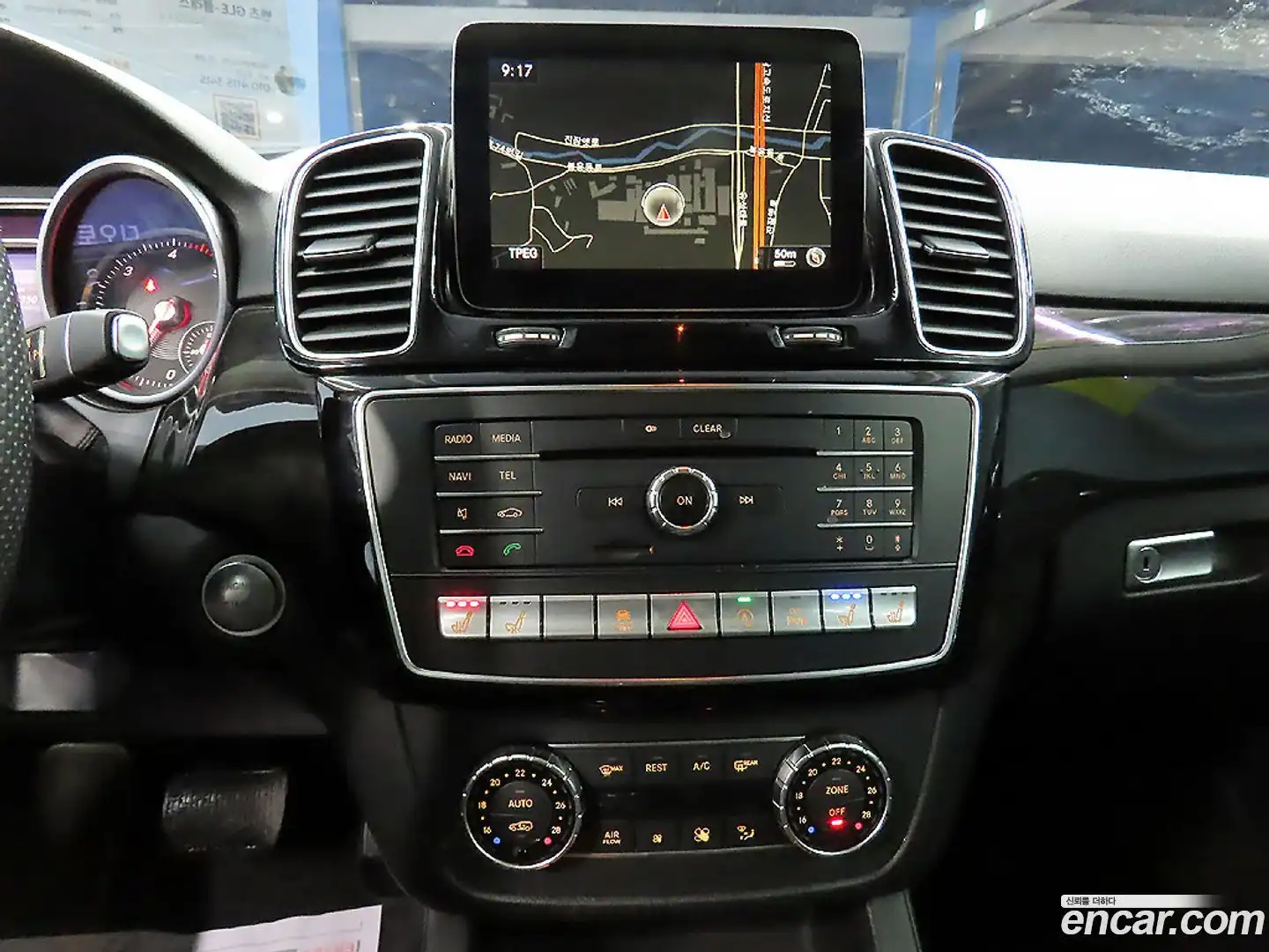 GLE-Class Mercedes-Benz 2016.3-INNER-007