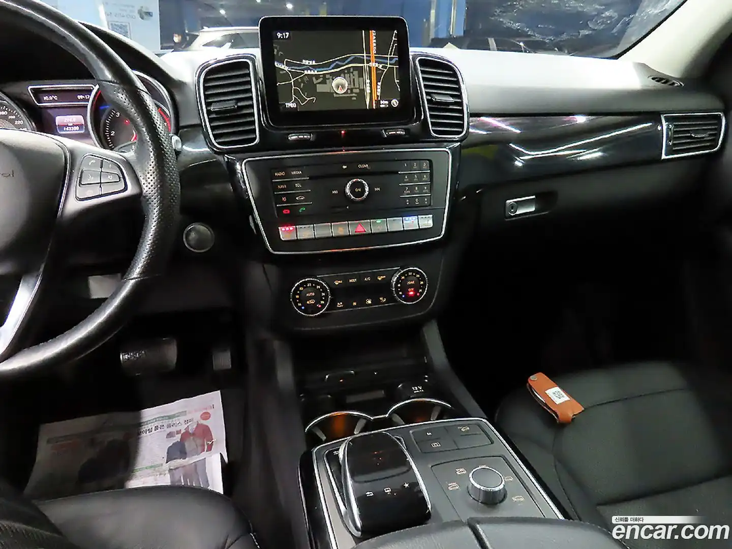 GLE-Class Mercedes-Benz 2016.3-INNER-008