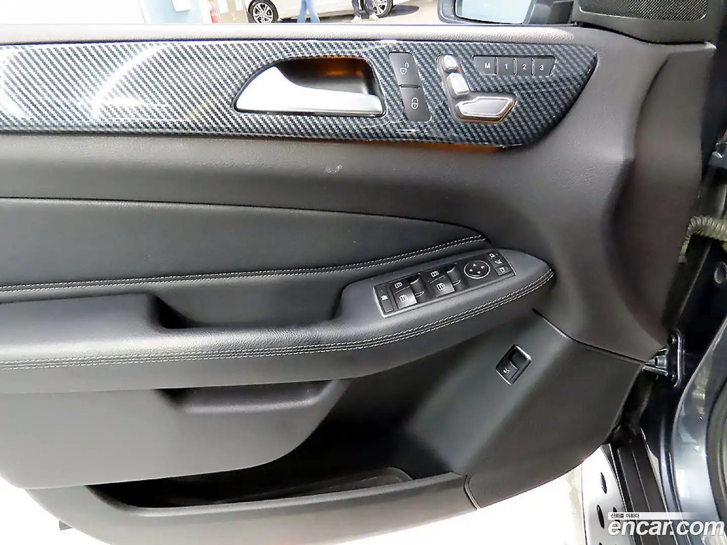 GLE-Class Mercedes-Benz 2016.3-OPTION-022