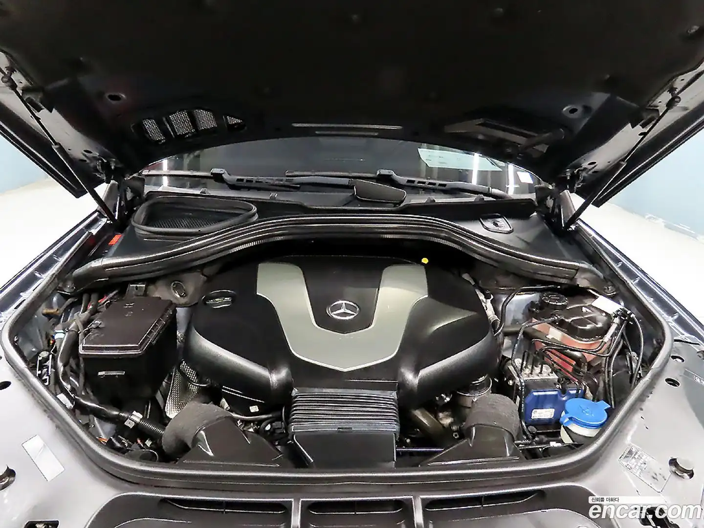 GLE-Class Mercedes-Benz 2016.3-OPTION-023