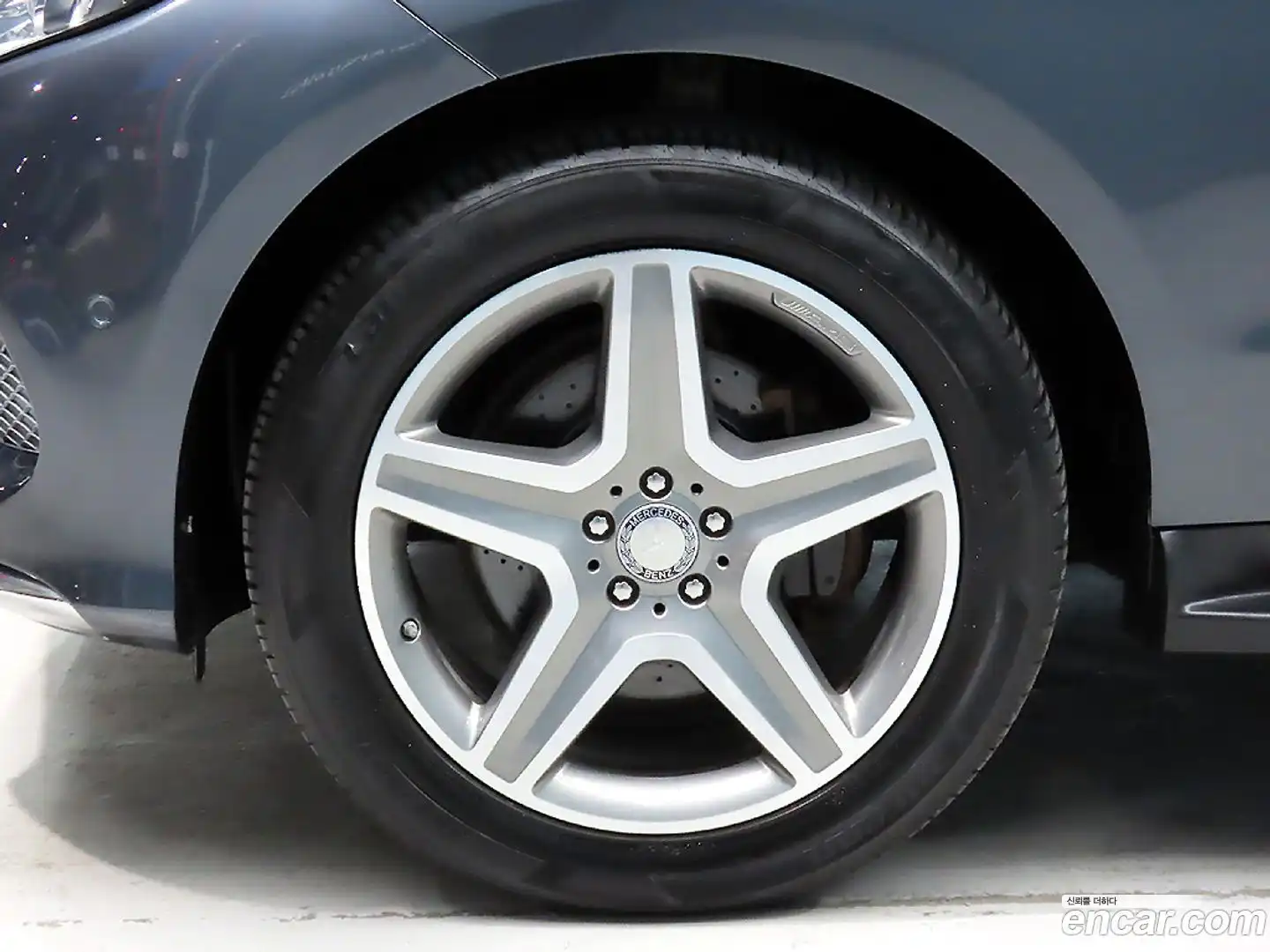 GLE-Class Mercedes-Benz 2016.3-OPTION-024